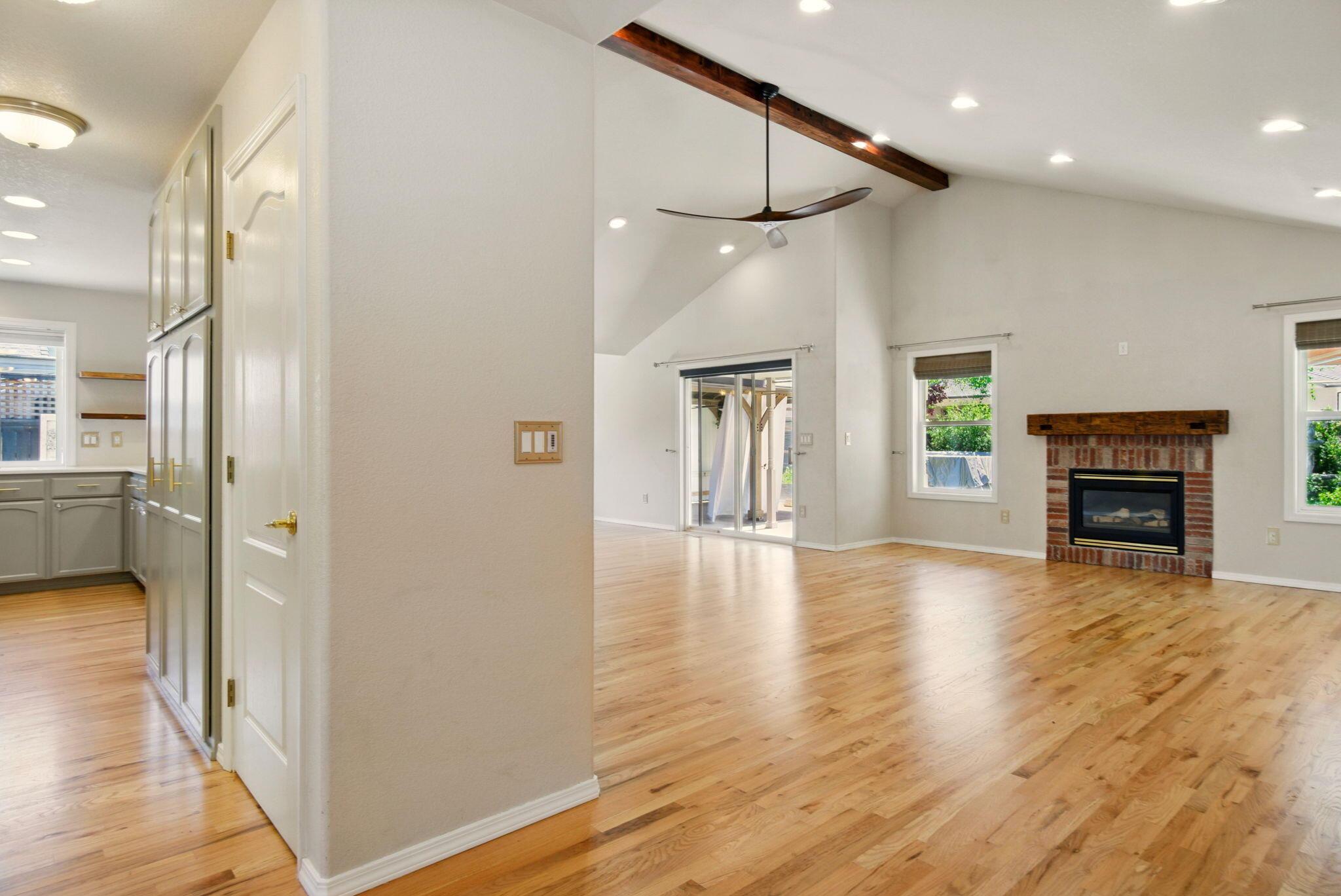 Central Point, Oregon, 97502, United States, 3 Bedrooms Bedrooms, ,2 BathroomsBathrooms,Residential,For Sale,1793291