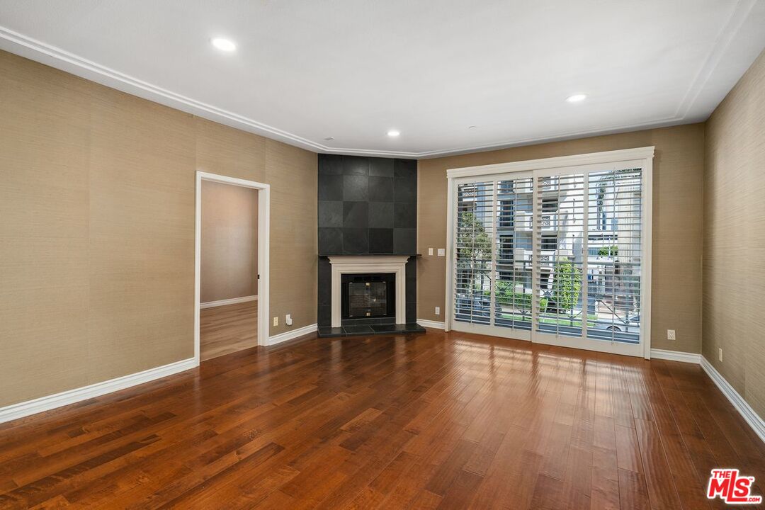 West Hollywood, California, 90048, United States, 2 Bedrooms Bedrooms, ,3 BathroomsBathrooms,Residential,For Sale,1762053