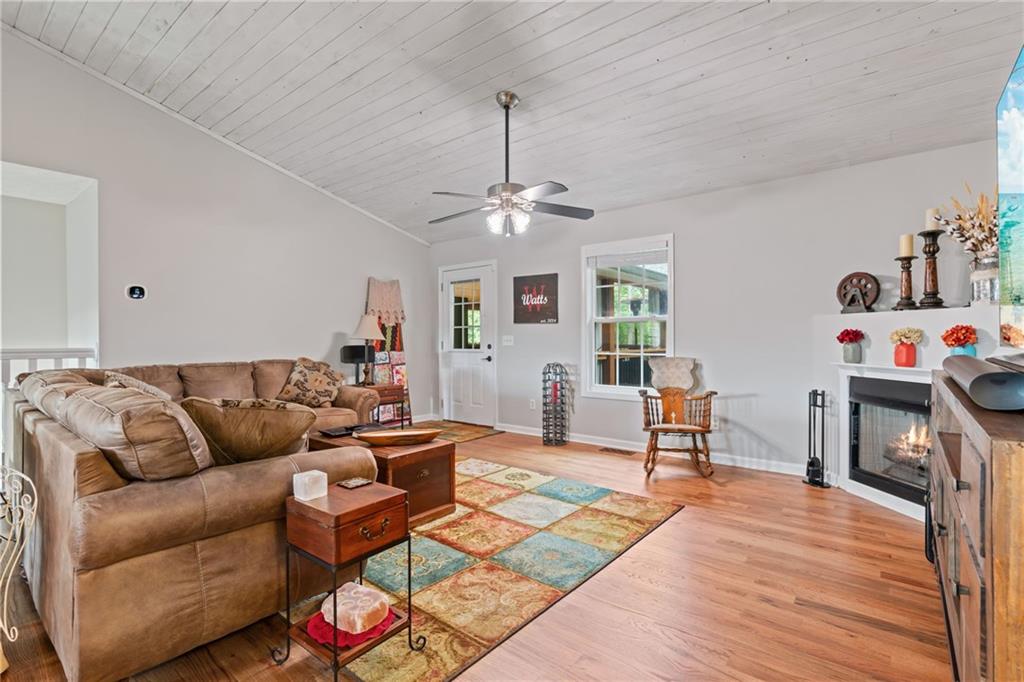 Cleveland, Georgia, 30528, United States, 4 Bedrooms Bedrooms, ,3 BathroomsBathrooms,Residential,For Sale,1986122