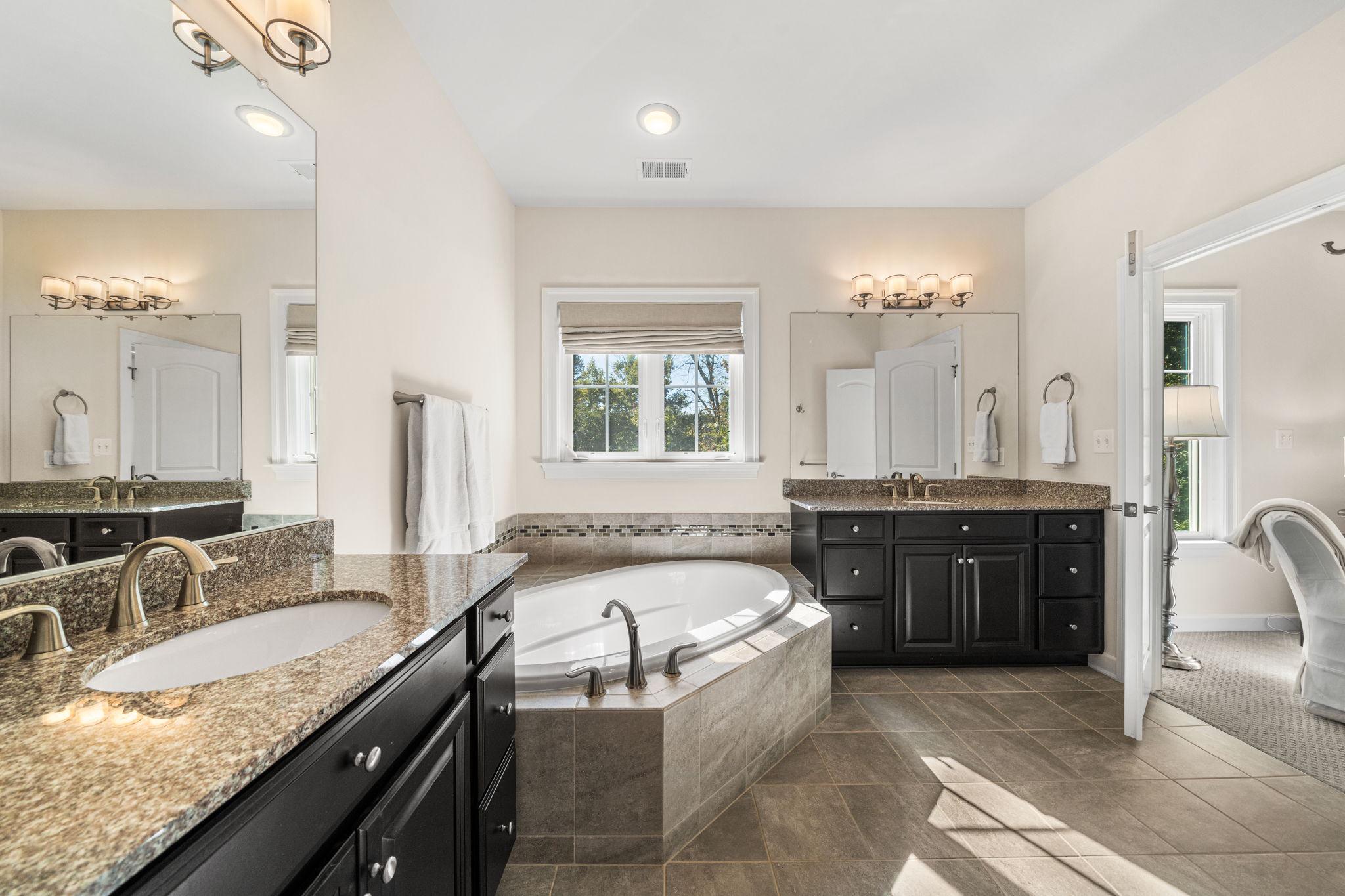  1385 Bishop Crest Court, Alexandria, VA, 22308 - 物件實景