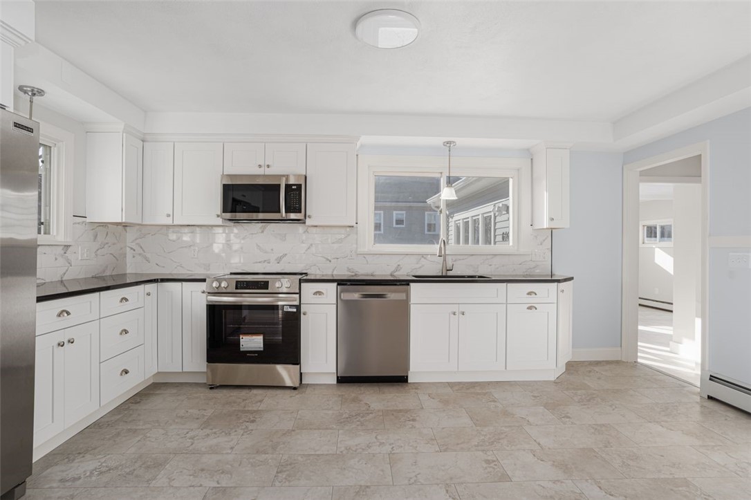 Providence, Rhode Island, 02809, United States, 3 Bedrooms Bedrooms, ,1 BathroomBathrooms,Residential,For Sale,2003236