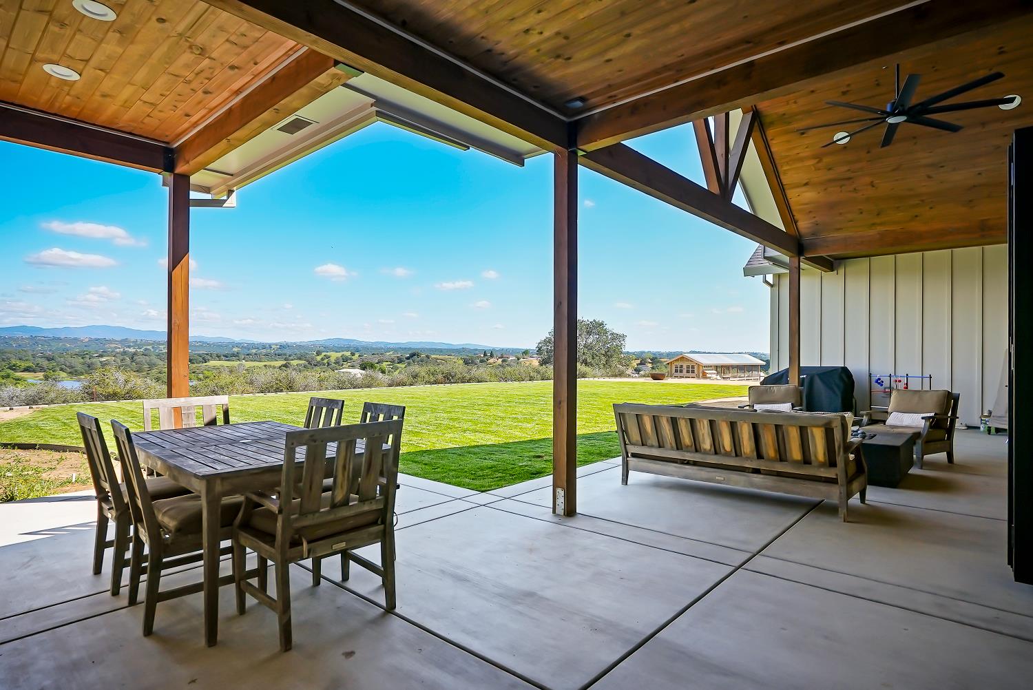Burson, California, 95225, United States, 4 Bedrooms Bedrooms, ,4 BathroomsBathrooms,Residential,For Sale,2040271