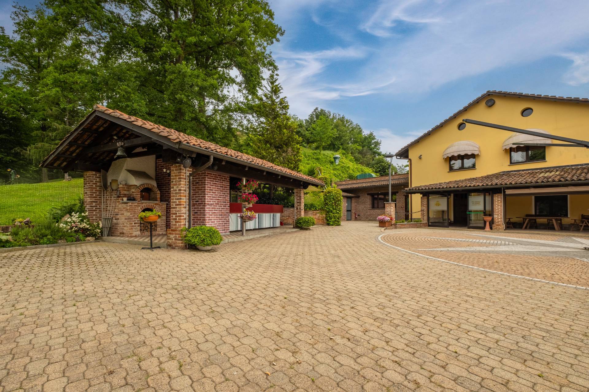 Maretto, Asti, 14018, IT, 3 Bedrooms Bedrooms, ,6 BathroomsBathrooms,Residential,For Sale,1849970