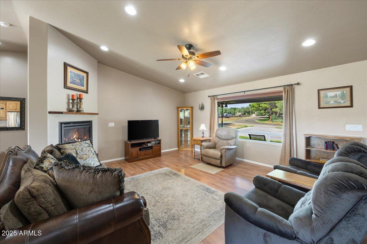 Camp Verde, Arizona, 86322, United States, 3 Bedrooms Bedrooms, ,2 BathroomsBathrooms,Residential,For Sale,1991337