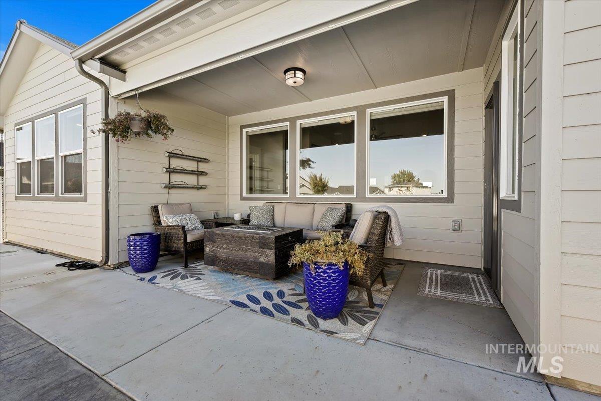 Nampa, Idaho, 83687, United States, 4 Bedrooms Bedrooms, ,Residential,For Sale,1970724