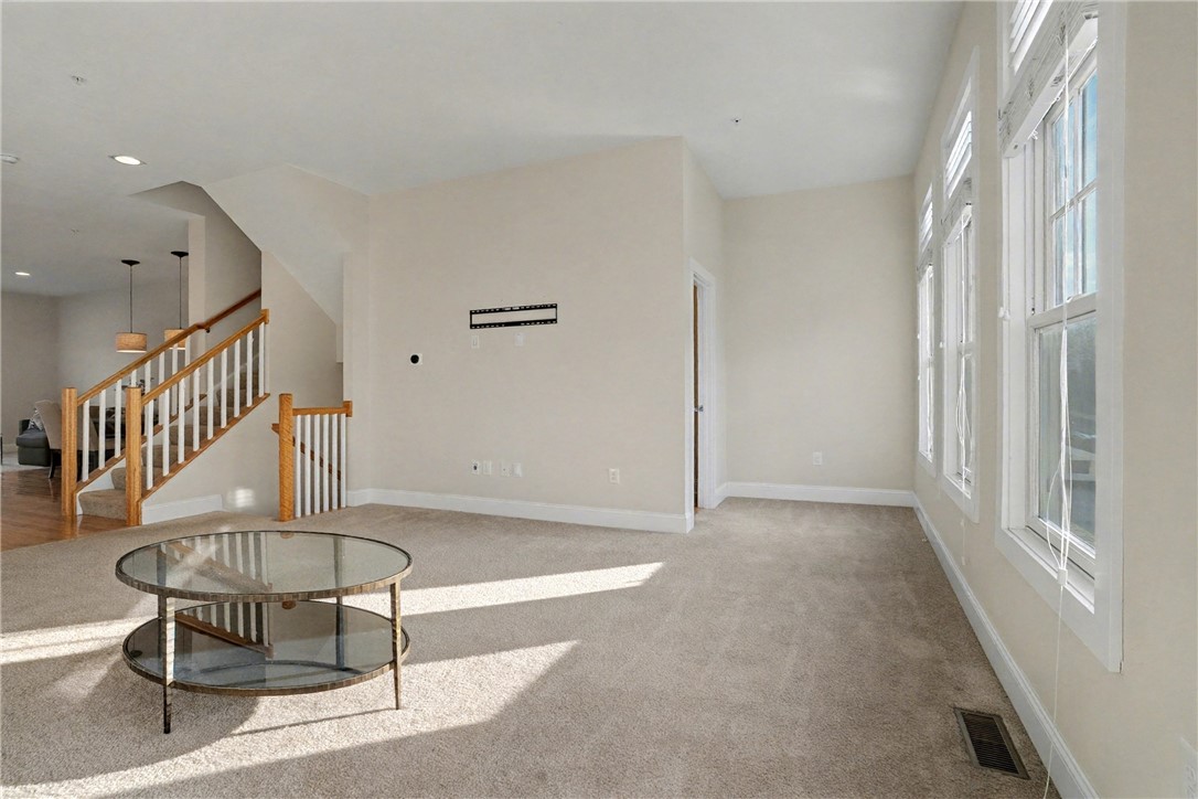 Marshall, Pennsylvania, 16046, United States, 4 Bedrooms Bedrooms, ,4 BathroomsBathrooms,Residential,For Sale,1998104