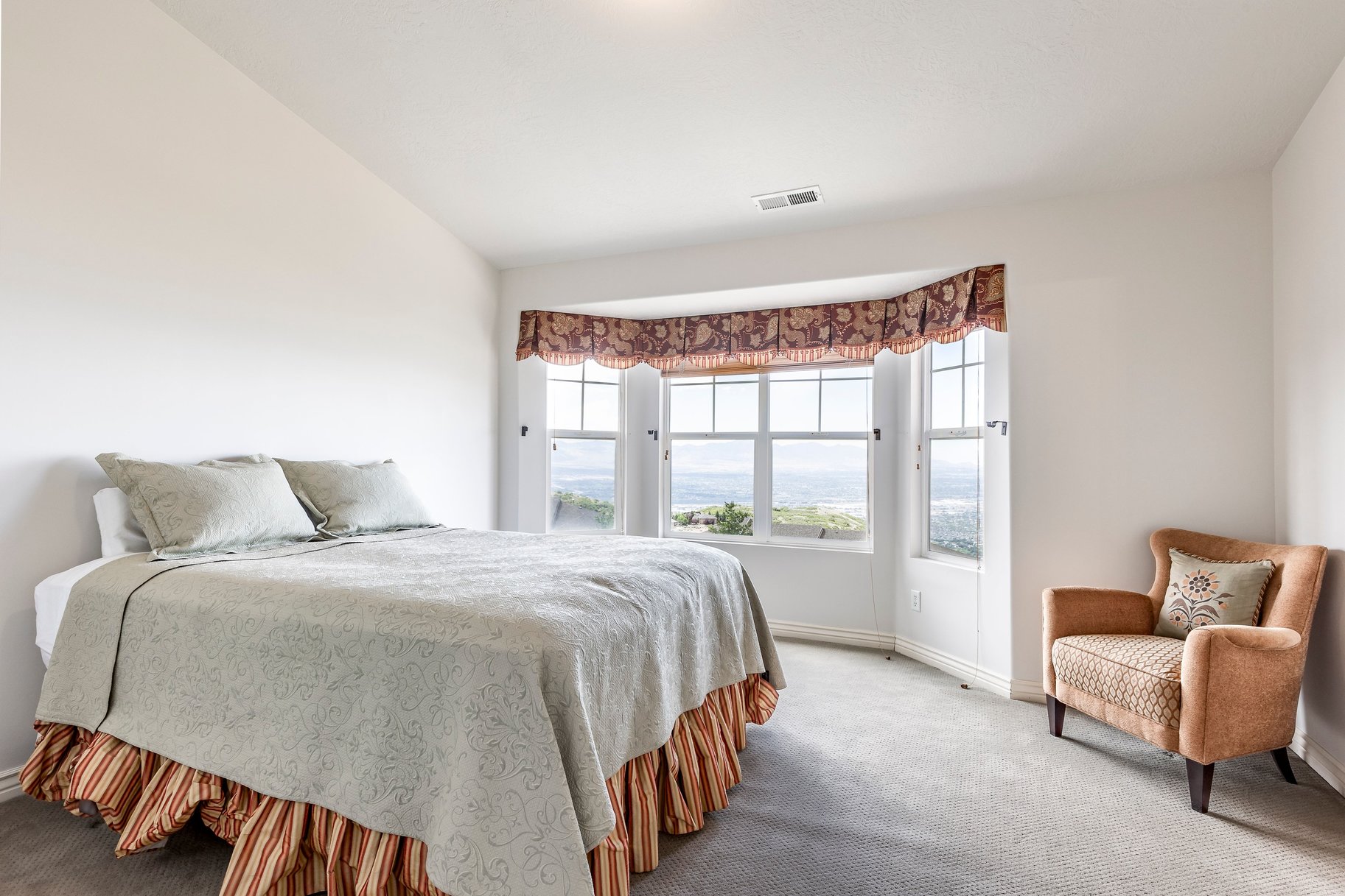  Suncrest Townhouse with Impeccable Valley Views - 物件實景