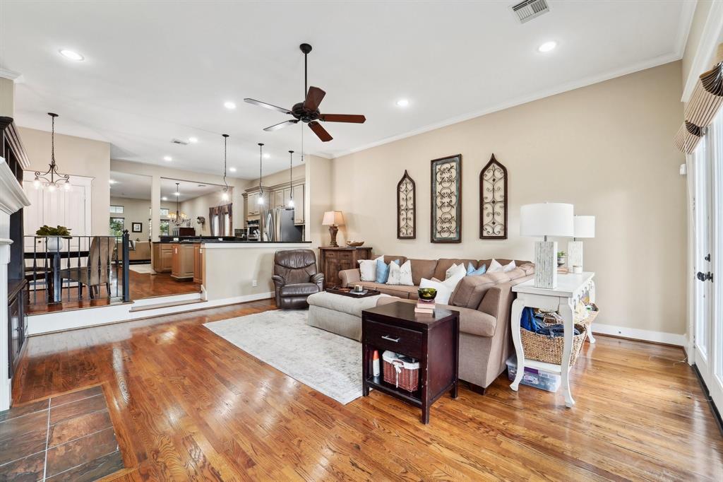 Houston, Texas, 77008, United States, 3 Bedrooms Bedrooms, ,3 BathroomsBathrooms,Residential,For Sale,1931769