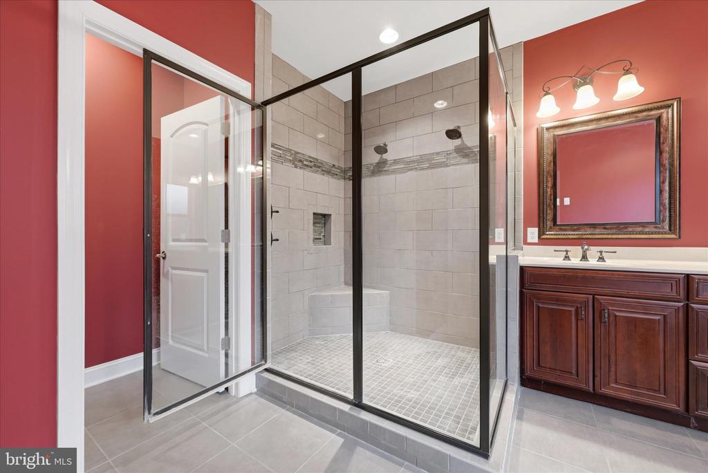 Winchester, Virginia, 22602, United States, 6 Bedrooms Bedrooms, ,5 BathroomsBathrooms,Residential,For Sale,2032756