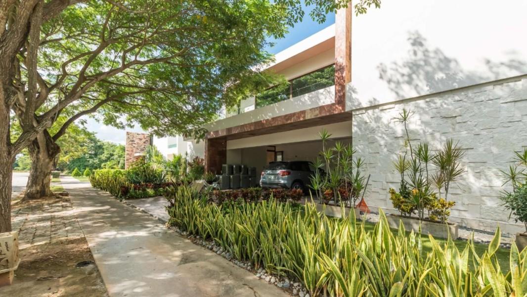 Carretera M?rida - progreso, Mérida, Yucatán, 97310, Mexico, 4 Bedrooms Bedrooms, ,6 BathroomsBathrooms,Residential,For Sale,Carretera M?rida - progreso,1444685