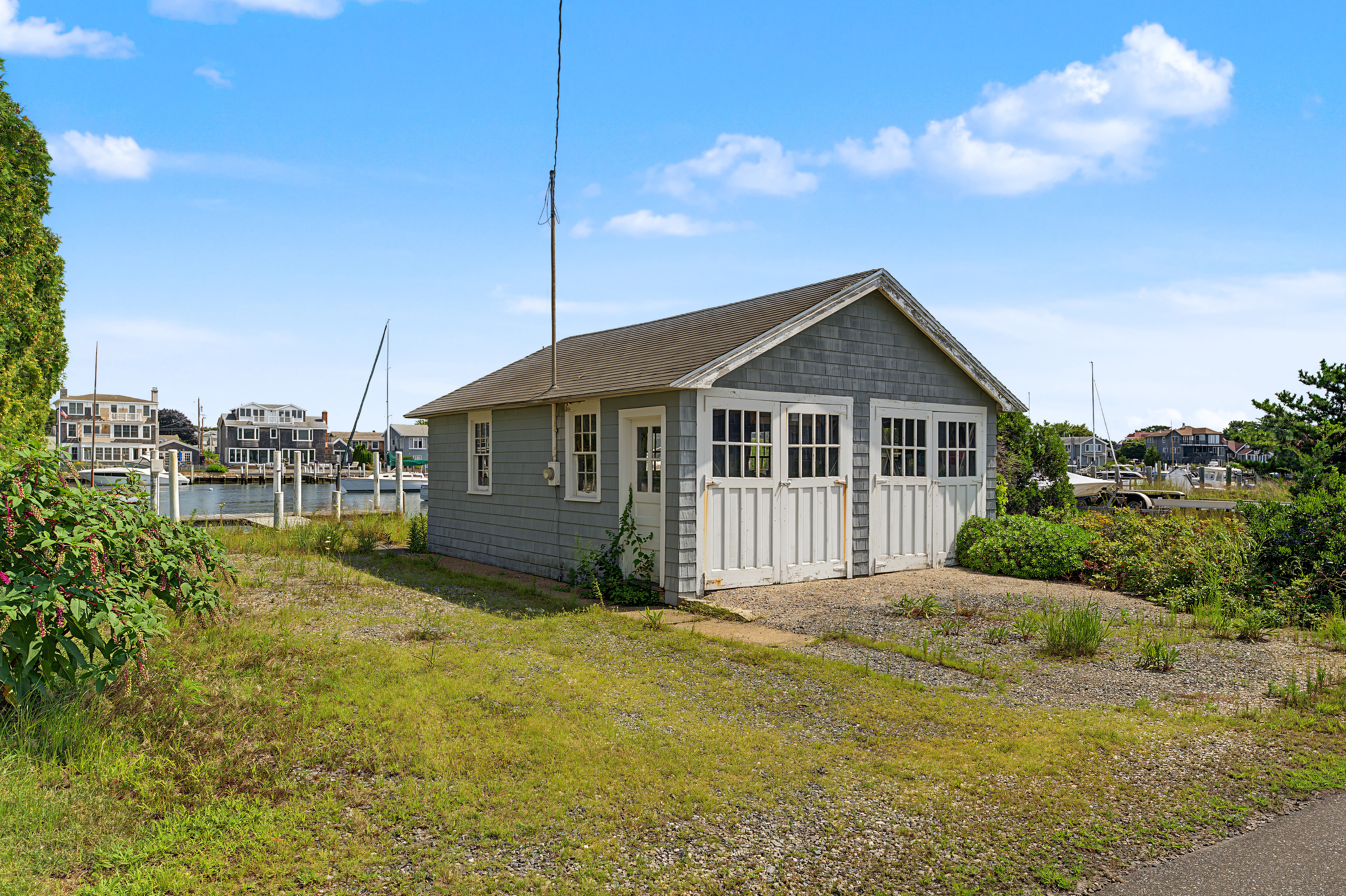 338 West Shore Avenue 
