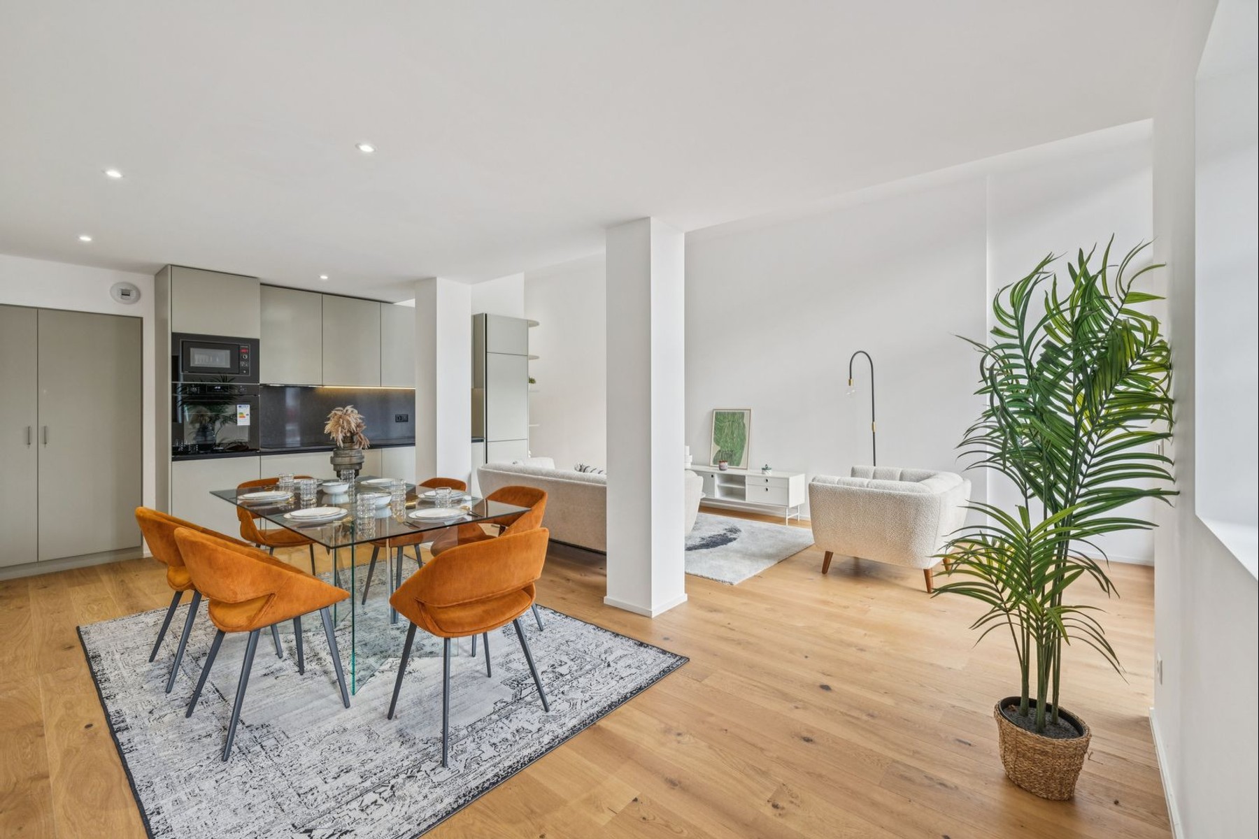  OFF-MARKET: FULLY RENOVATED VILLAGE HOUSE - LUXURY MATERIALS - 物件實景