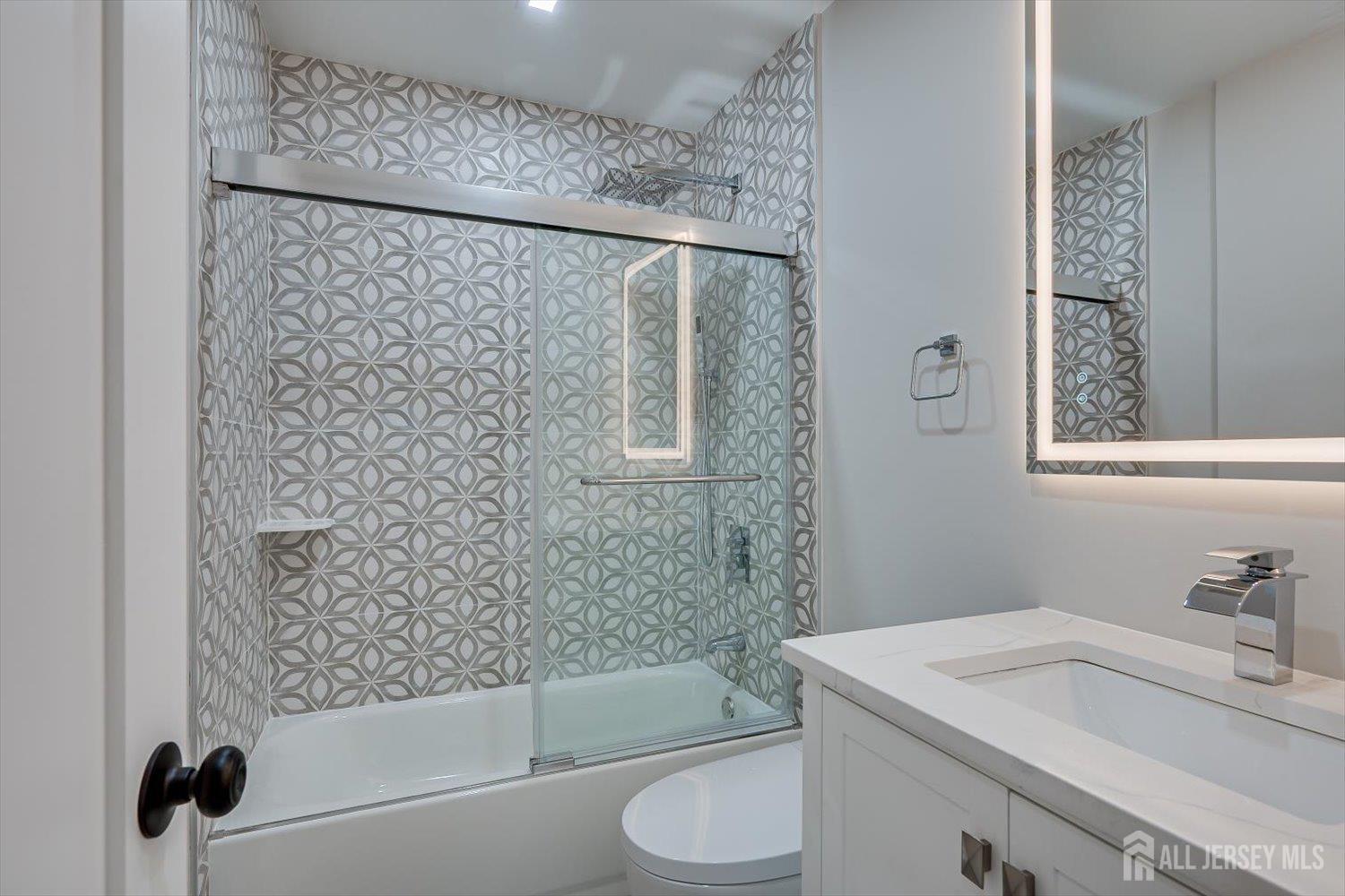 Piscataway, New Jersey, 08854, United States, 5 Bedrooms Bedrooms, ,3 BathroomsBathrooms,Residential,For Sale,2048679