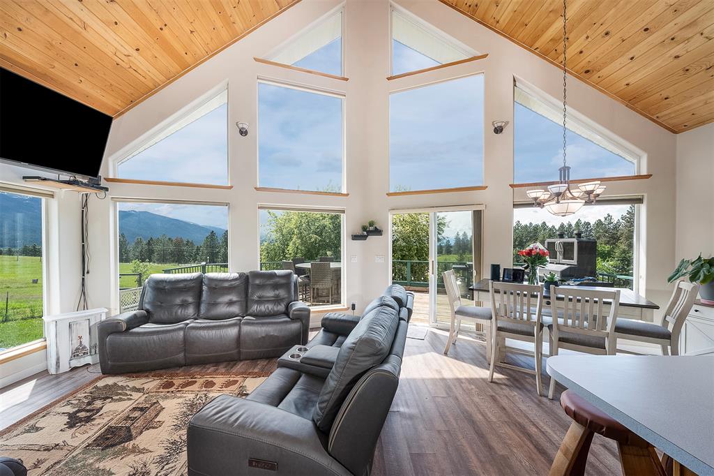 Polson, Montana, 59860, United States, 3 Bedrooms Bedrooms, ,3 BathroomsBathrooms,Residential,For Sale,1888121