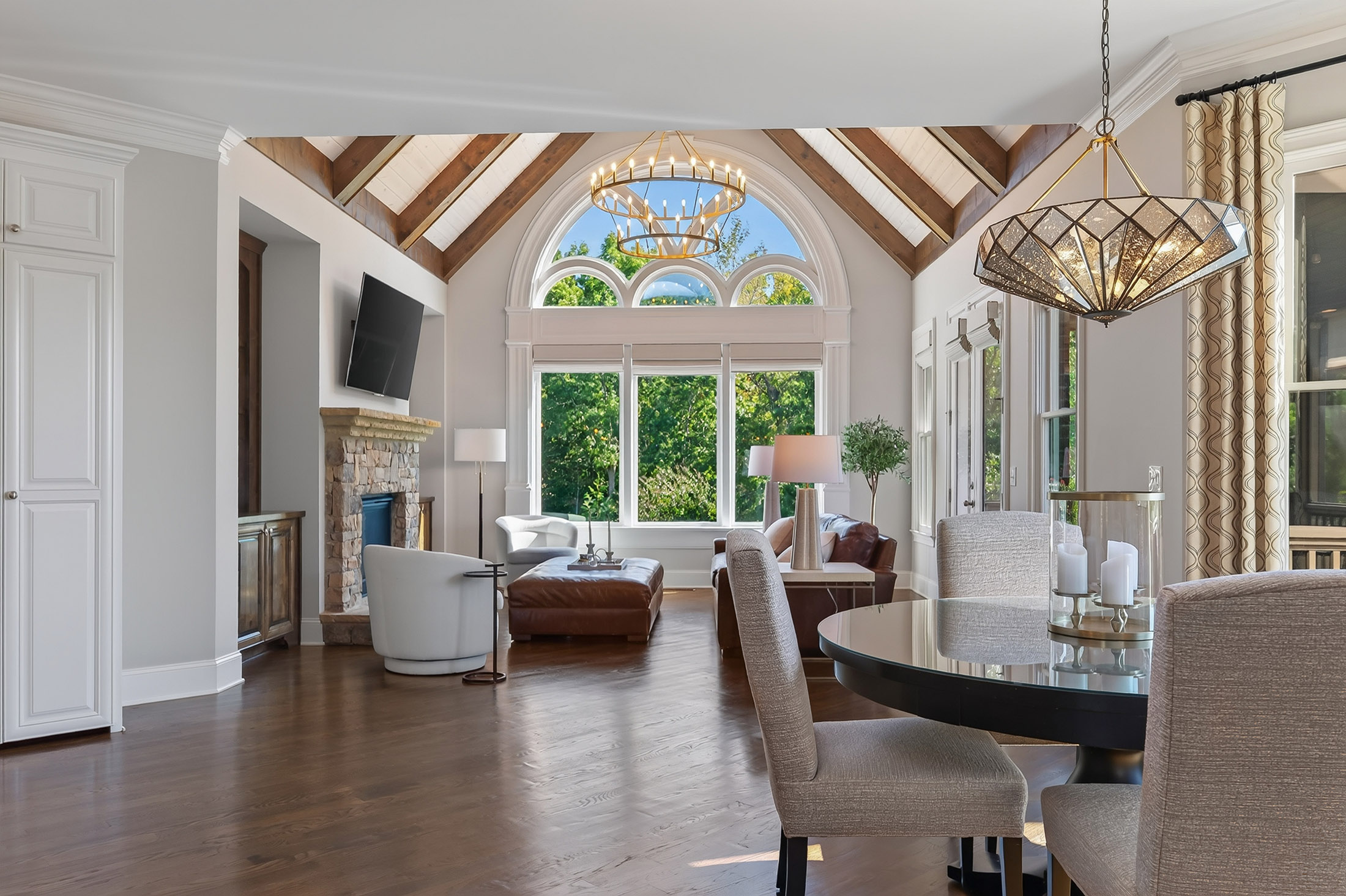  Luxury Living in Kingsley Estates With Finished Terrace Level - 物件實景