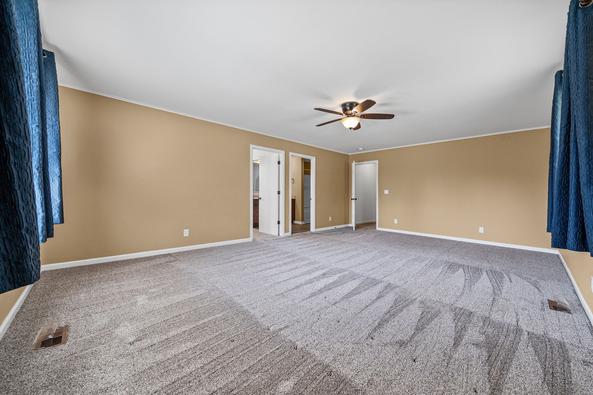 Clarksville, Tennessee, 37040, United States, 2 Bedrooms Bedrooms, ,2 BathroomsBathrooms,Residential,For Sale,2030332
