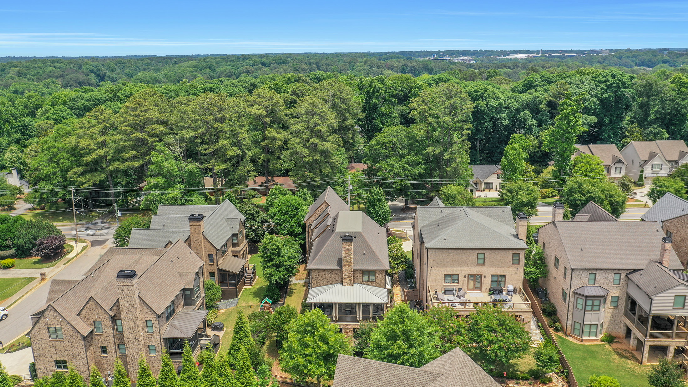  Sophisticated Brick Residence in Coveted Brookhaven Location - 物件實景