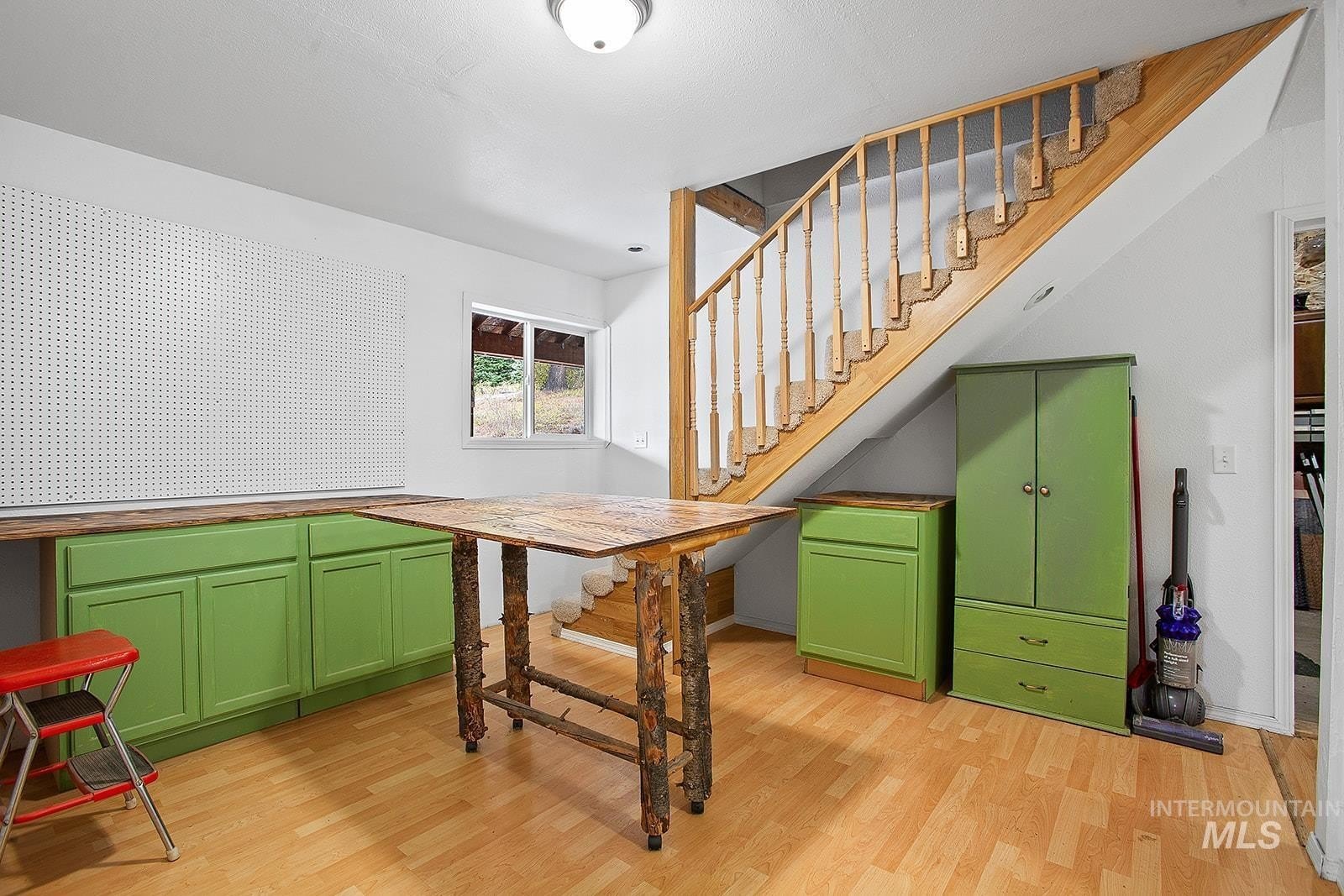 Winchester, Idaho, 83555, United States, 3 Bedrooms Bedrooms, ,1 BathroomBathrooms,Residential,For Sale,1977740