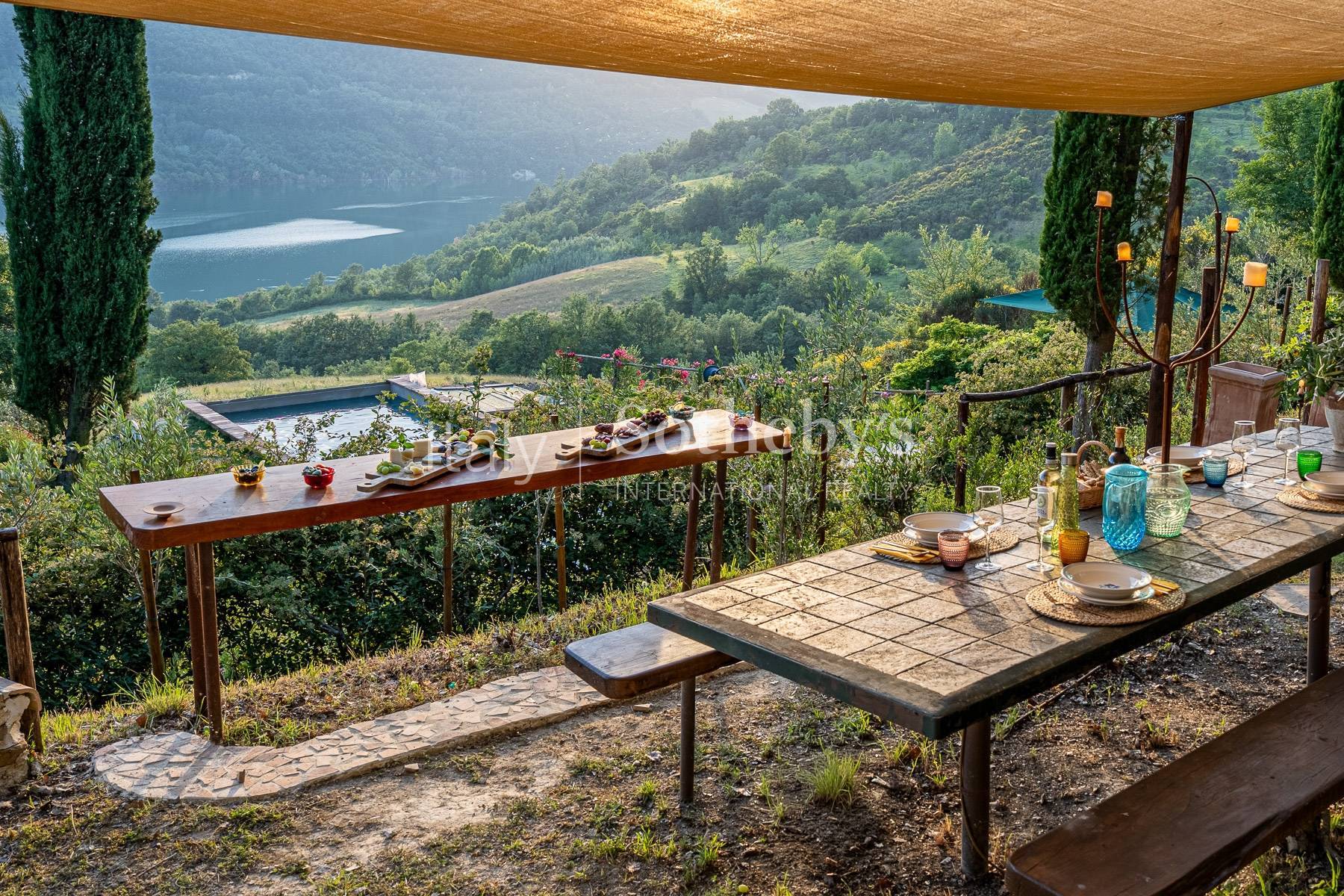  Stunning lake view historic renovated farmhouse with pool - 物件實景