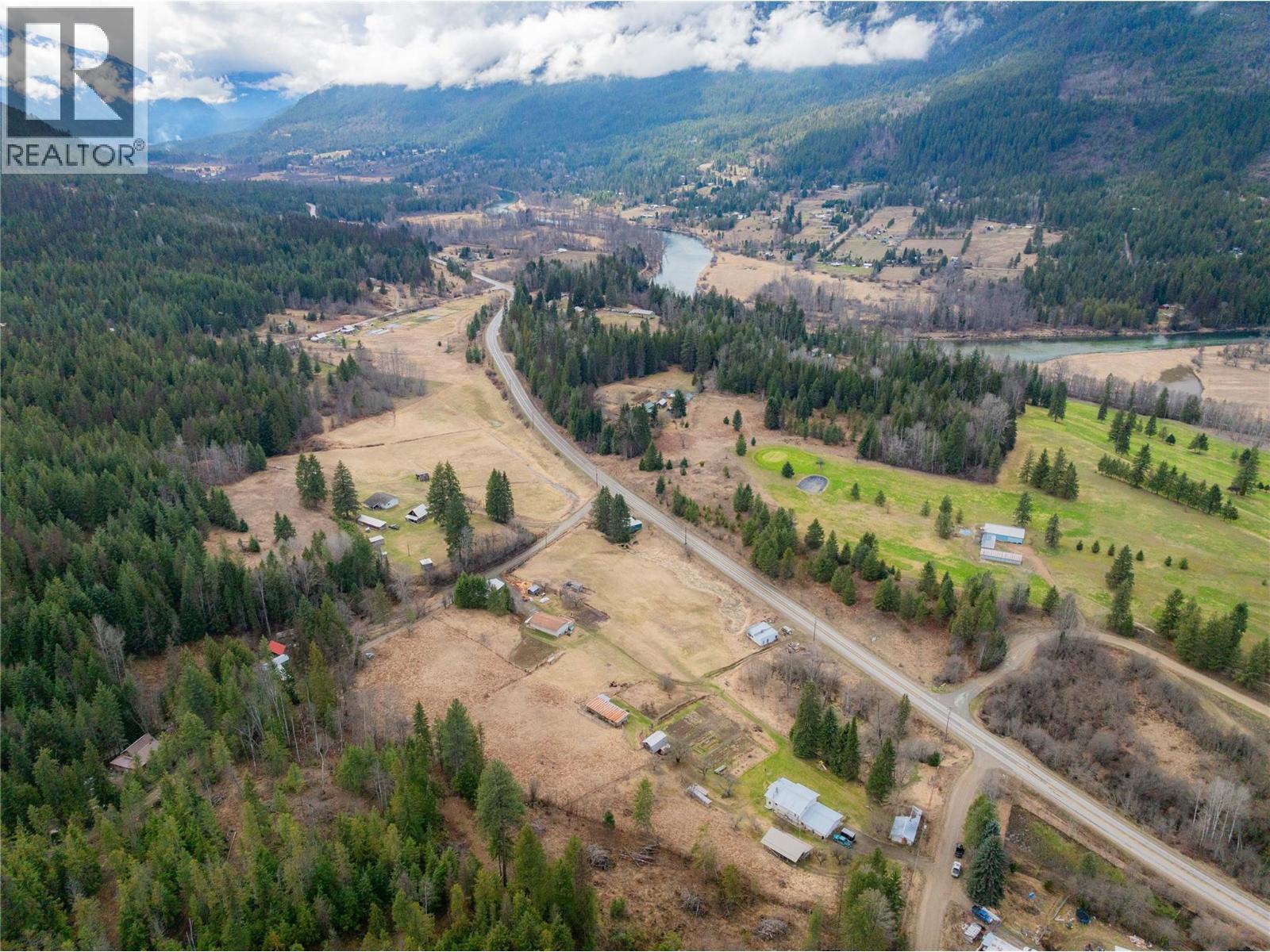 APPLEDALE, British Columbia, V0G 2J0, CA, 5 Bedrooms Bedrooms, ,2 BathroomsBathrooms,Residential,For Sale,1946998