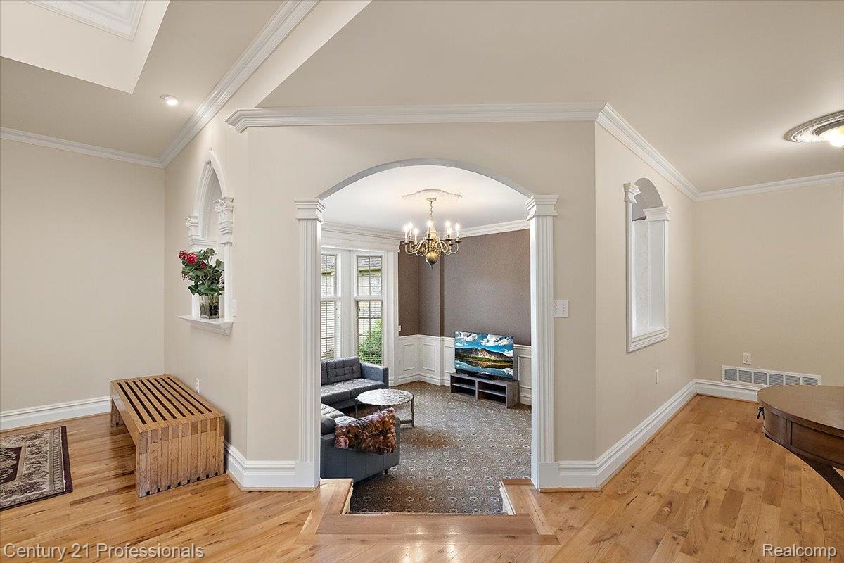 Clarkston, Michigan, 48346, United States, 4 Bedrooms Bedrooms, ,7 BathroomsBathrooms,Residential,For Sale,2048841