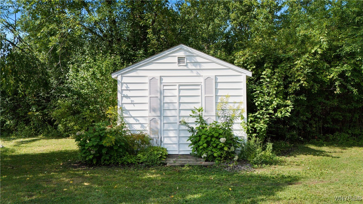 Lewiston, New York, 14092, United States, 3 Bedrooms Bedrooms, ,4 BathroomsBathrooms,Residential,For Sale,1937436