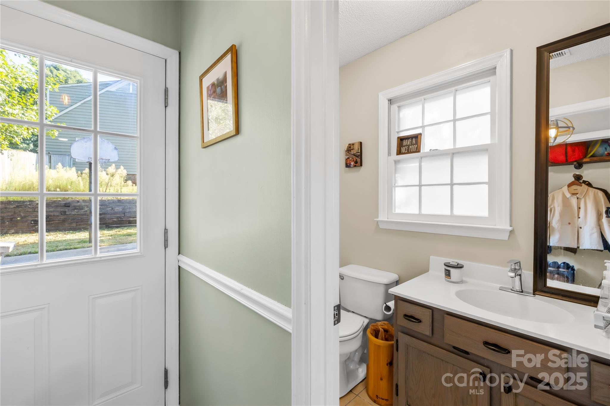 Matthews, North Carolina, 28105, United States, 3 Bedrooms Bedrooms, ,3 BathroomsBathrooms,Residential,For Sale,1948872