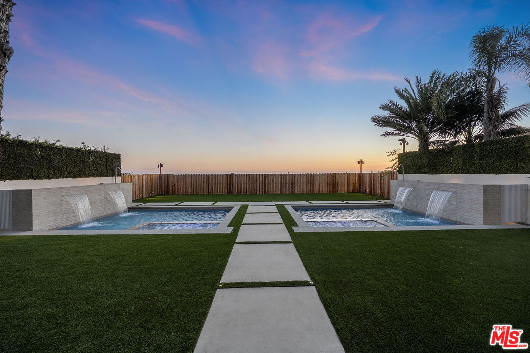 Santa Monica, California, 90403, United States, 7 Bedrooms Bedrooms, ,9 BathroomsBathrooms,Residential,For Sale,1955538