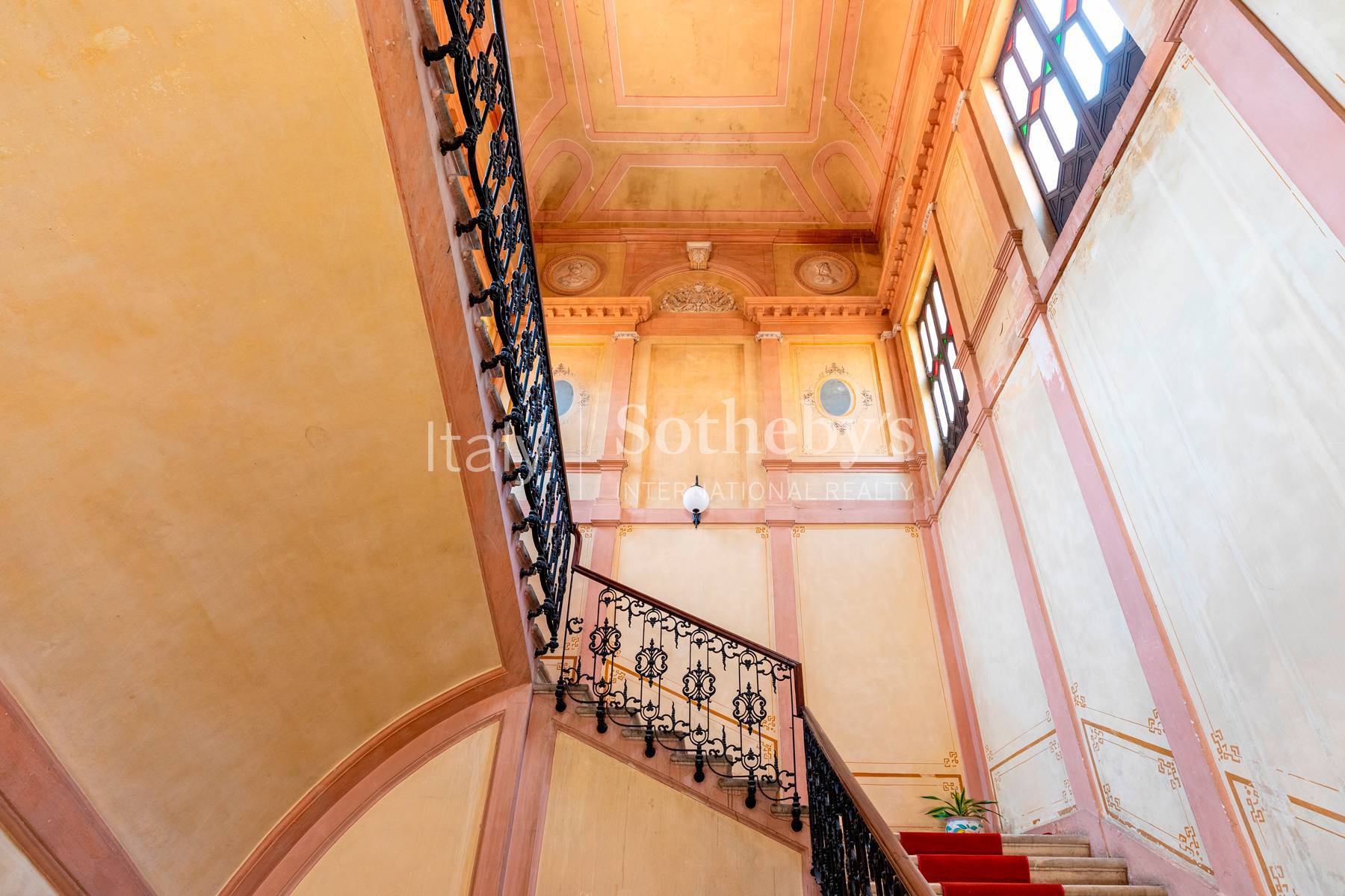  A prestigious 19th-century palace in Ragusa