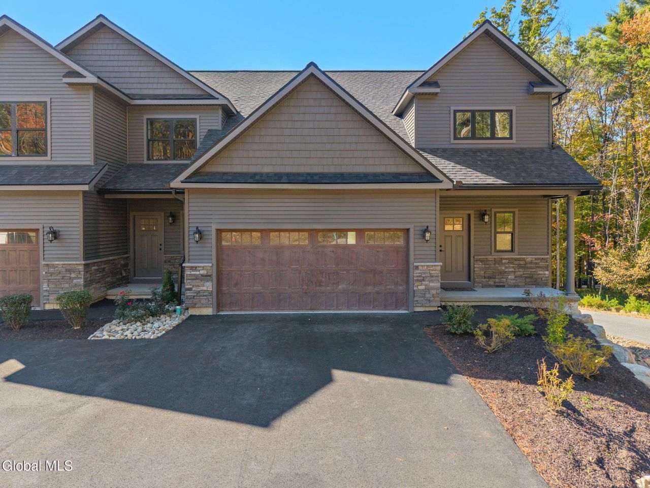 Lake George, New York, 12845, United States, 3 Bedrooms Bedrooms, ,3 BathroomsBathrooms,Residential,For Sale,1960520