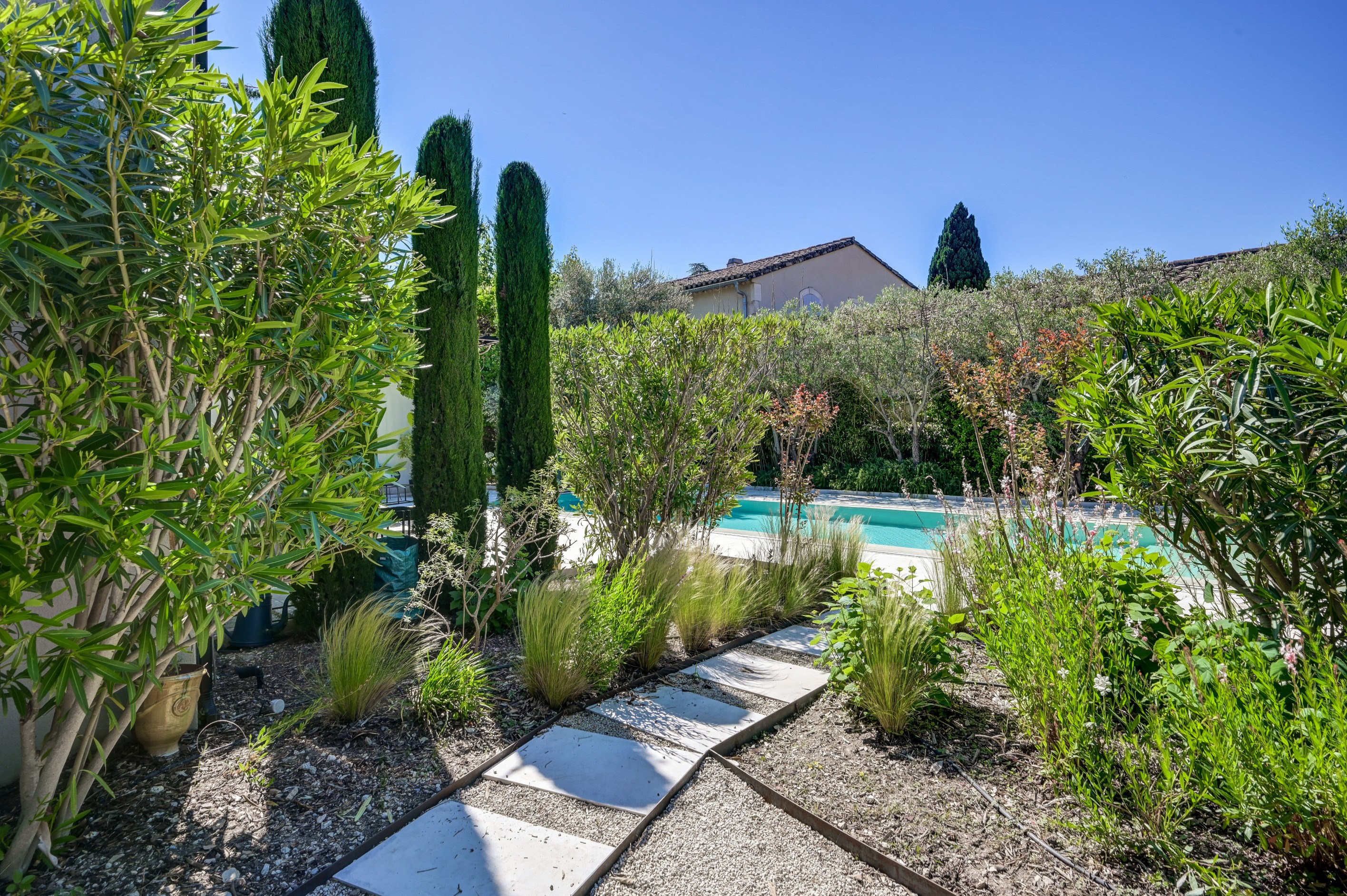 Saint Rémy de Provence - Beautiful contemporary house 10 minutes