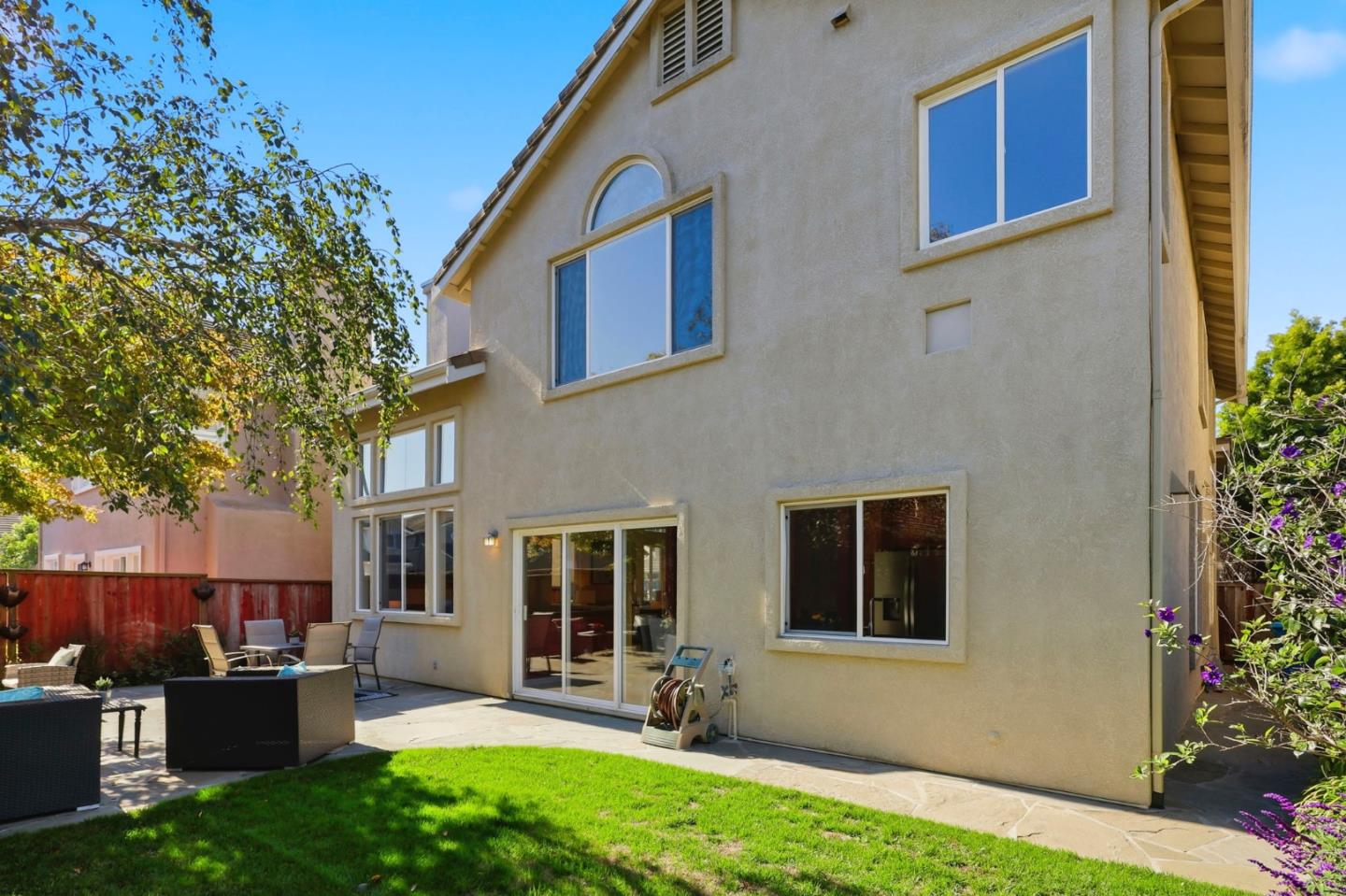 Pacifica, California, 94044, United States, 5 Bedrooms Bedrooms, ,3 BathroomsBathrooms,Residential,For Sale,1989309