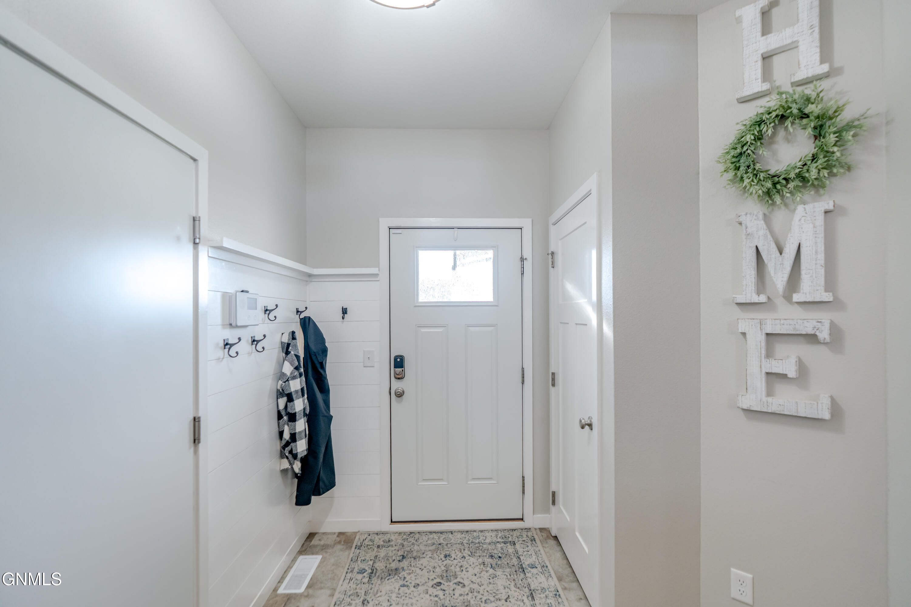 Bismarck, North Dakota, 58504, United States, 5 Bedrooms Bedrooms, ,2 BathroomsBathrooms,Residential,For Sale,1986096