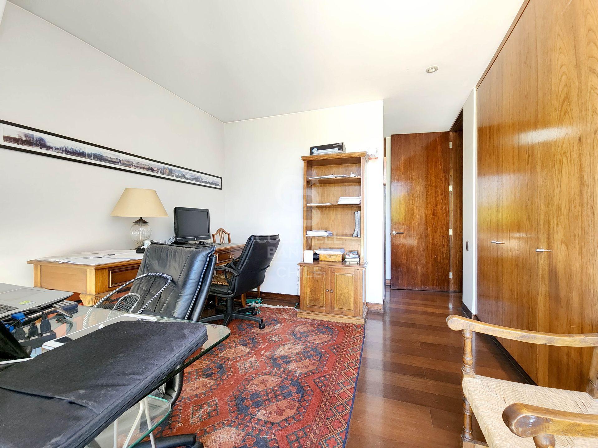 Vitacura, Chile, 3 Bedrooms Bedrooms, ,4 BathroomsBathrooms,Residential,For Sale,1867127