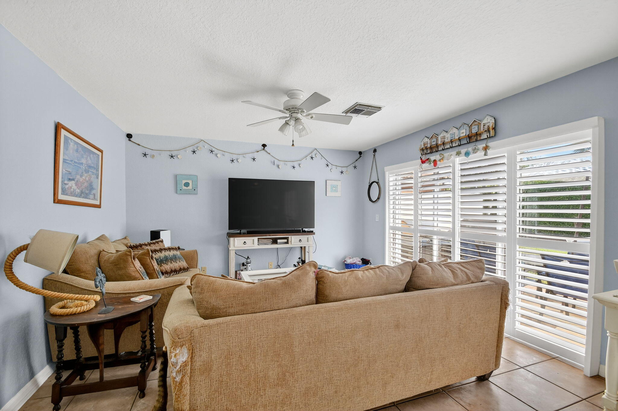 Lake Worth, Florida, 33463, United States, 4 Bedrooms Bedrooms, ,3 BathroomsBathrooms,Residential,For Sale,1995756