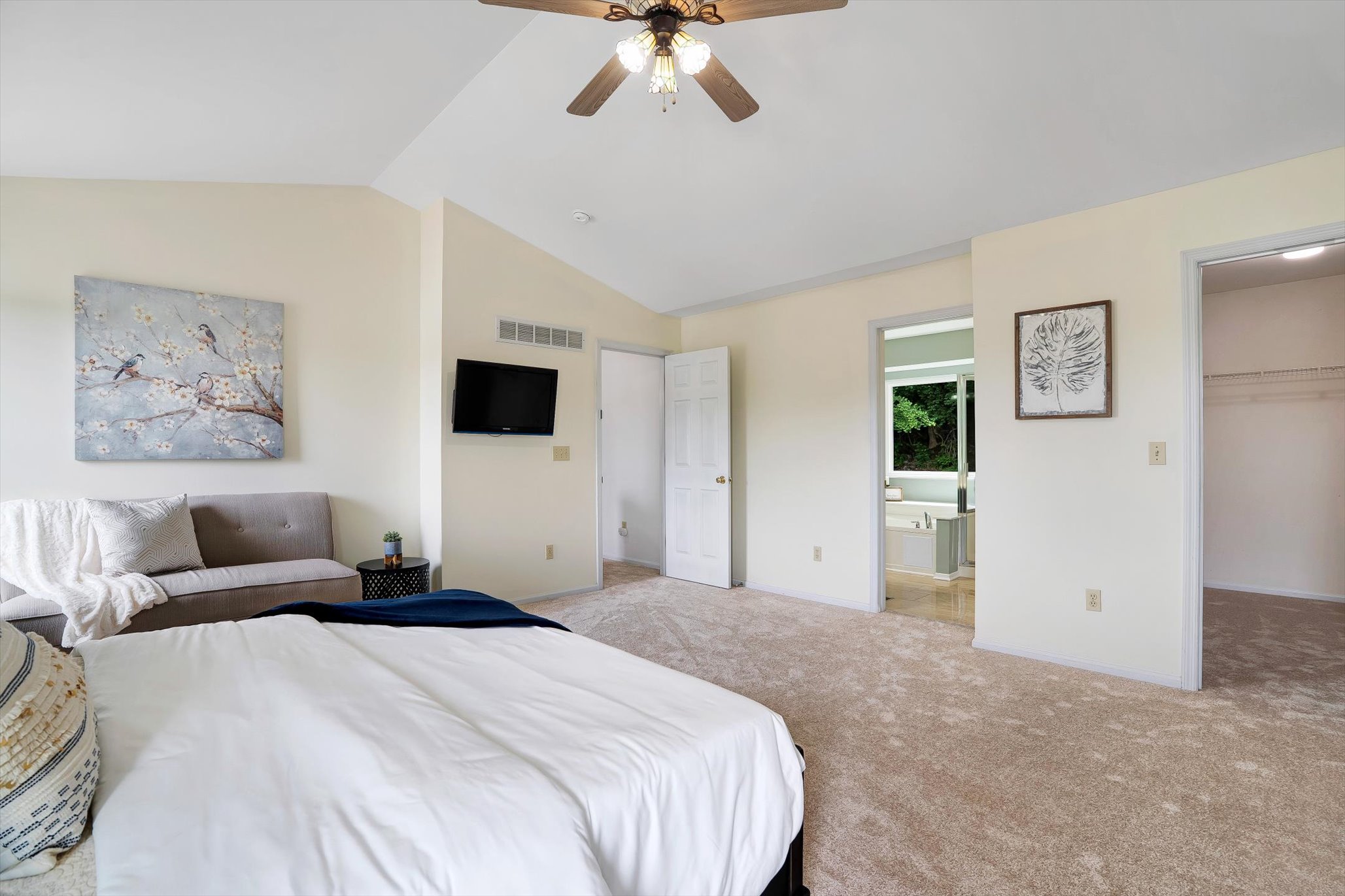  Spacious, welcoming and designed with room to grow - 物件實景