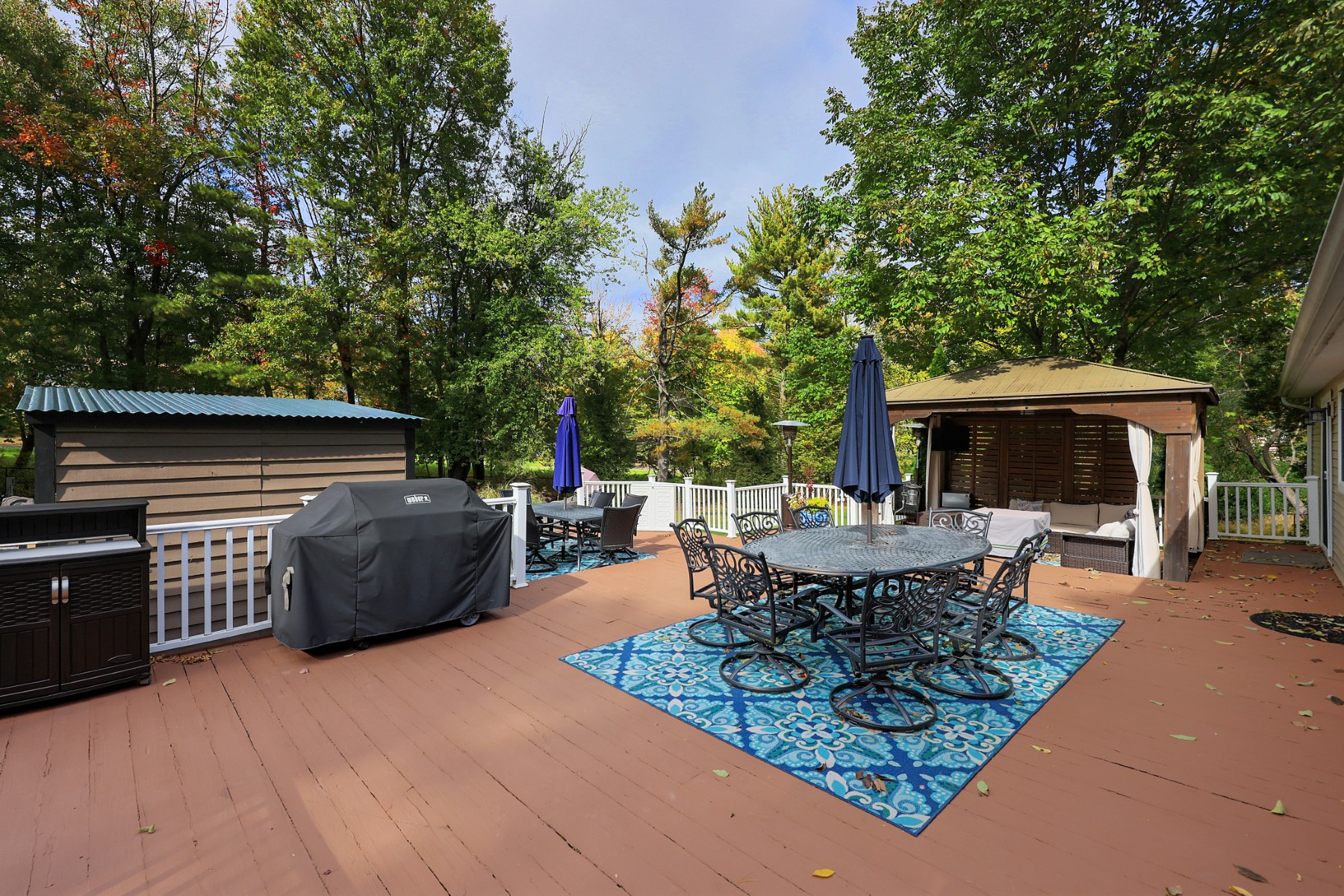  Inviting Ranch Home Offers Exceptional Indoor-Outdoor Entertainment Spaces - 物件實景