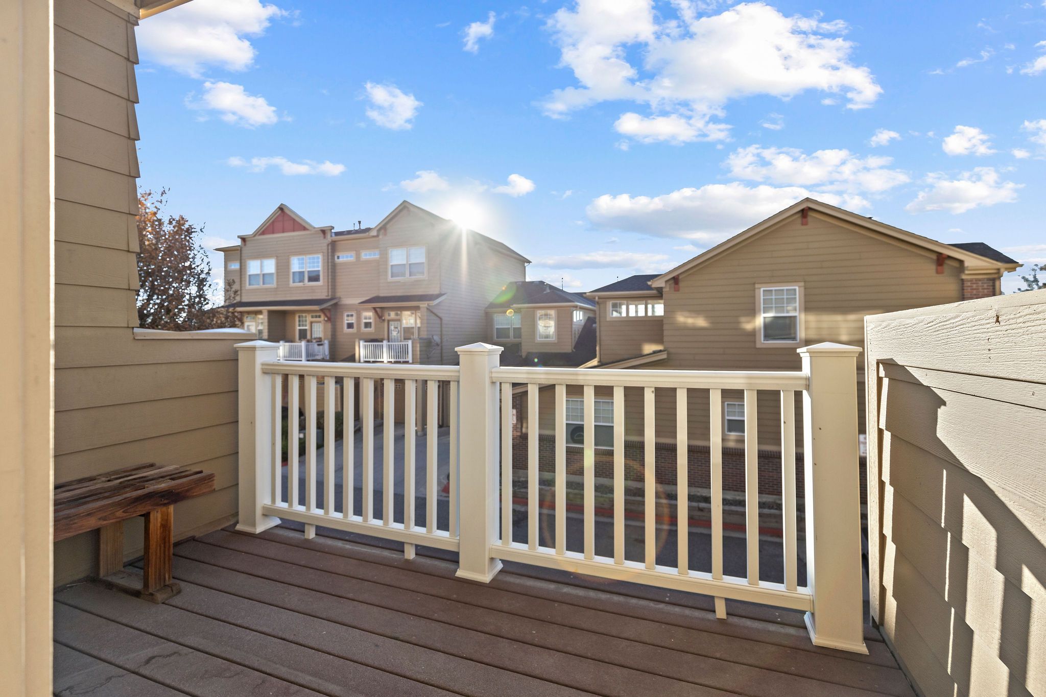  Welcome to this bright and inviting townhome - 物件實景