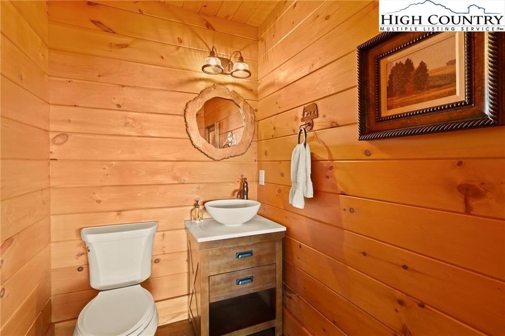 Banner Elk, North Carolina, 28604, United States, 4 Bedrooms Bedrooms, ,5 BathroomsBathrooms,Residential,For Sale,1977191