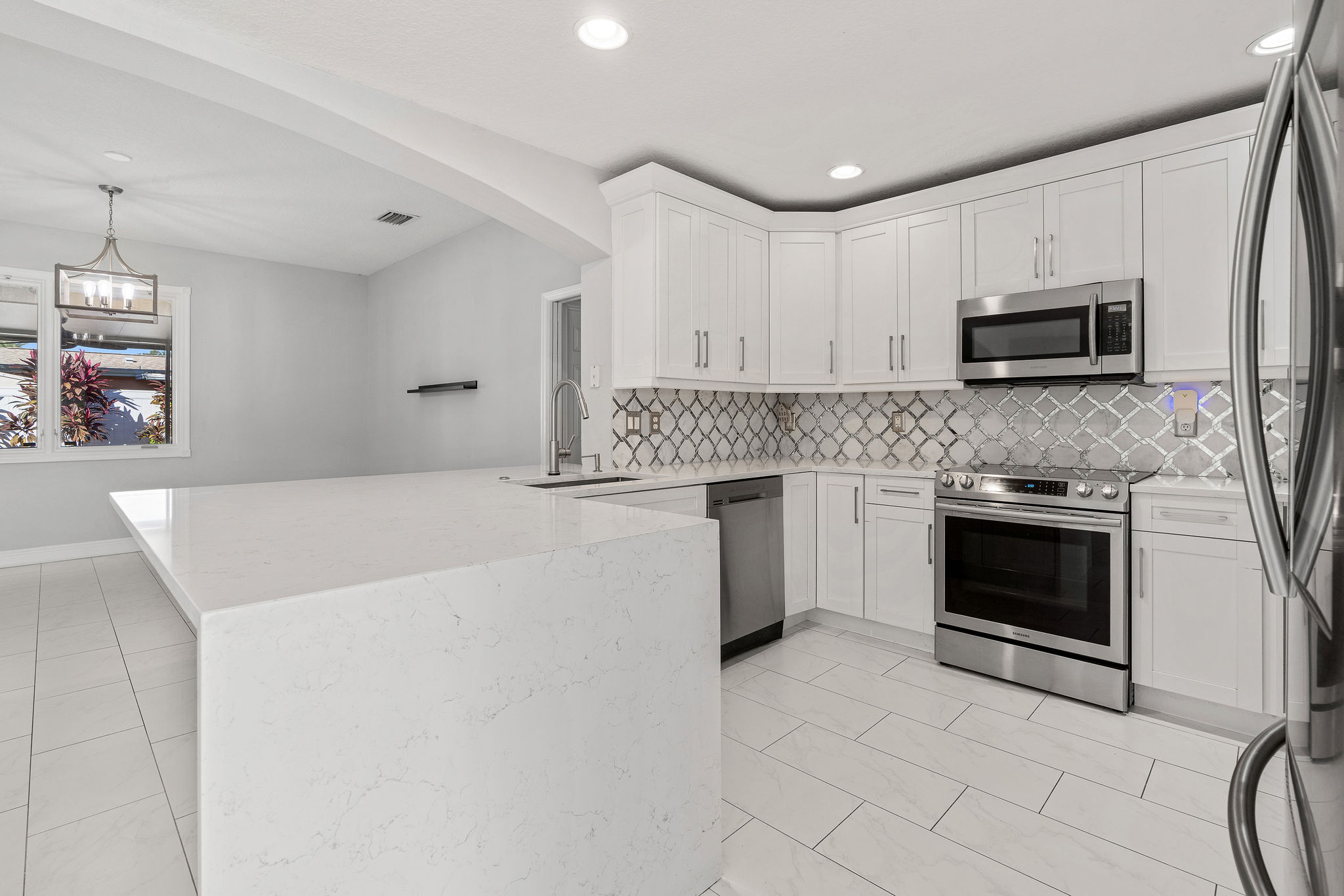 Largo, Florida, 33771, United States, 5 Bedrooms Bedrooms, ,3 BathroomsBathrooms,Residential,For Sale,1980944