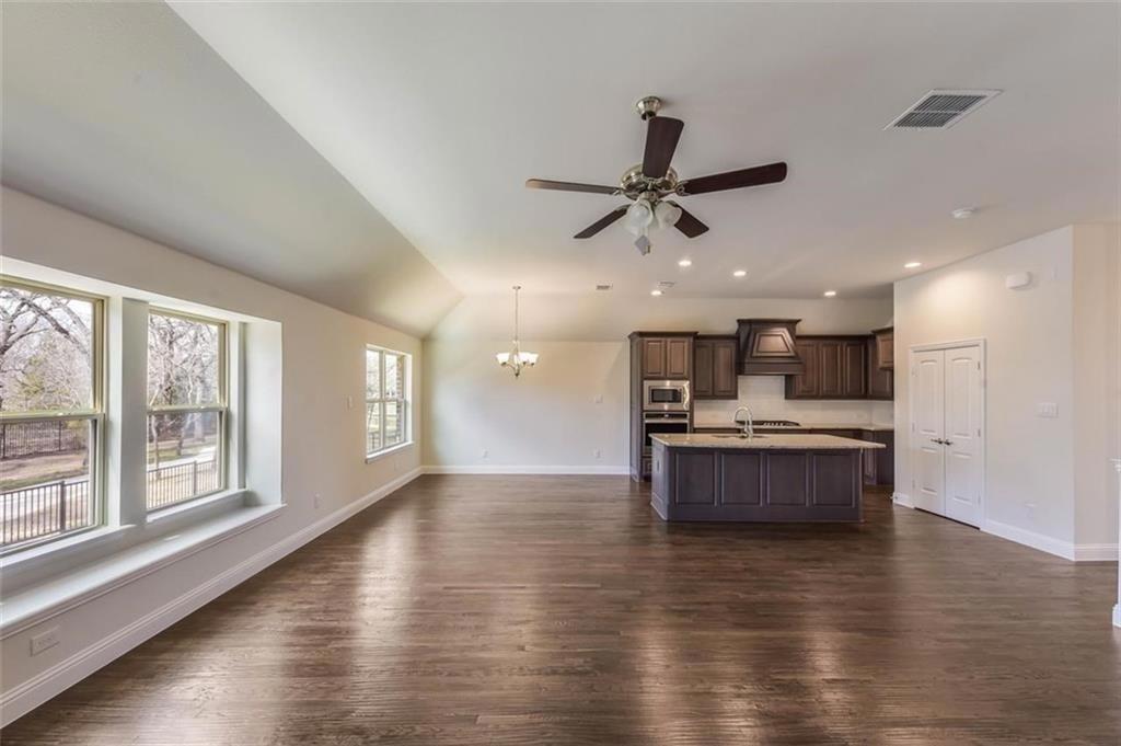 Flower Mound, Texas, 75028, United States, 3 Bedrooms Bedrooms, ,3 BathroomsBathrooms,Residential,For Sale,1978498