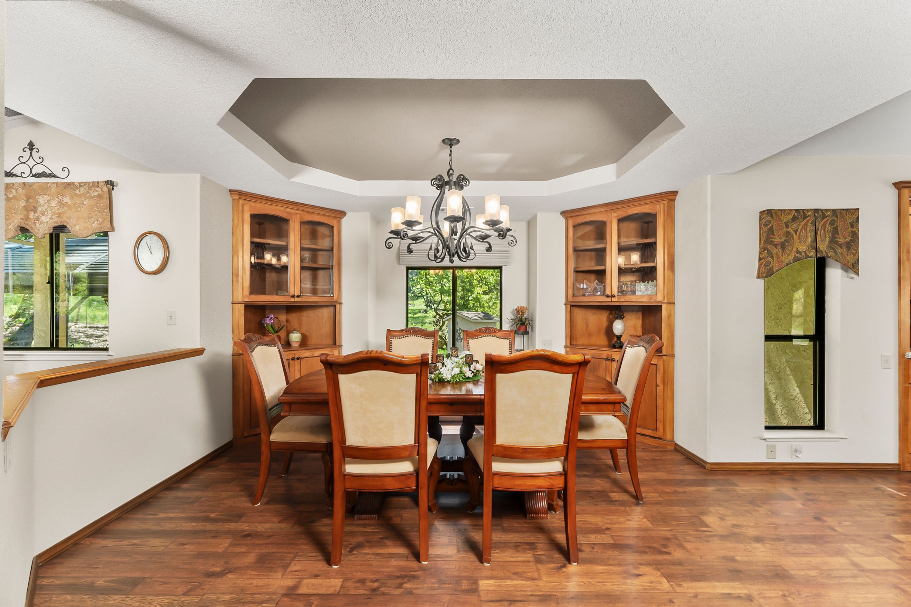  21 Acres - Gated - Renovated - 物件實景