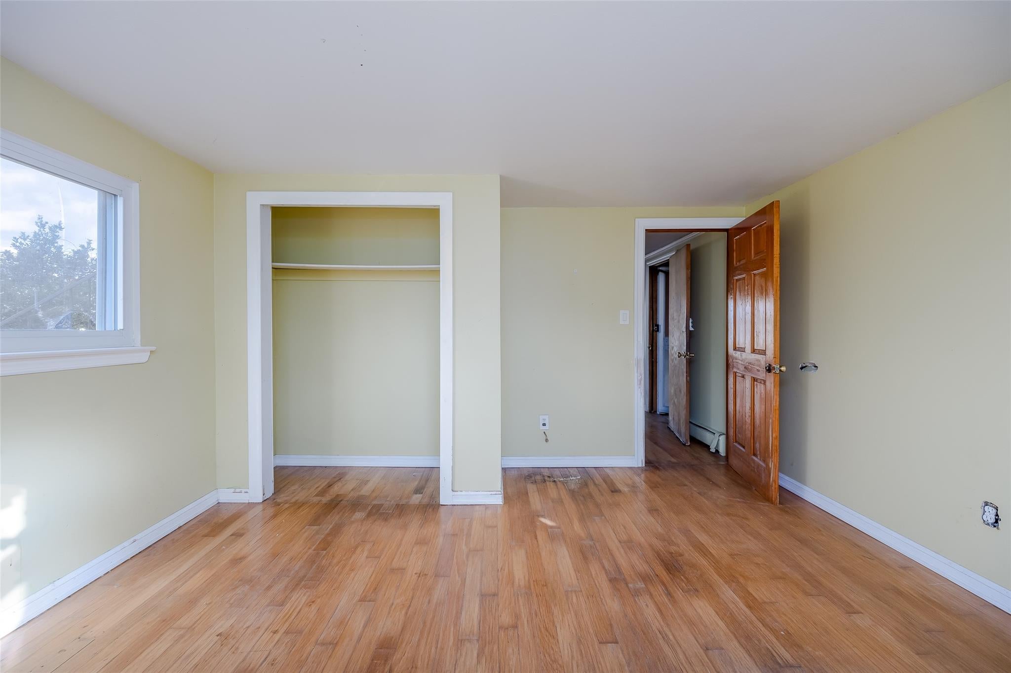 Freeport, New York, 11520, United States, 4 Bedrooms Bedrooms, ,2 BathroomsBathrooms,Residential,For Sale,1893600
