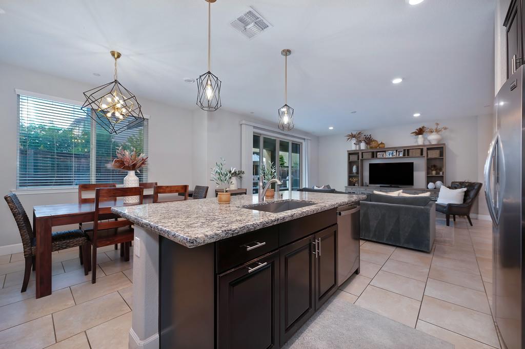 Woodland, California, 95776, United States, 3 Bedrooms Bedrooms, ,2 BathroomsBathrooms,Residential,For Sale,1989380