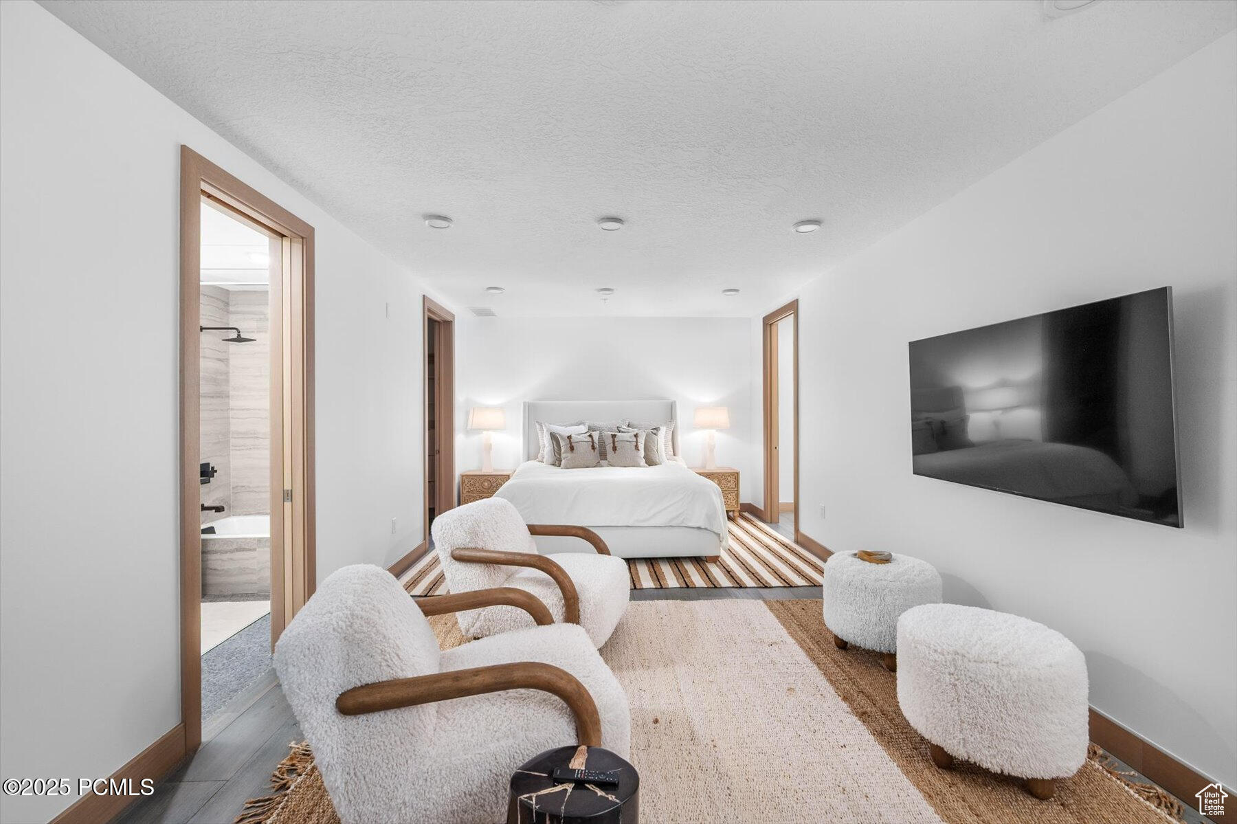 Park City, Utah, 84060, United States, 2 Bedrooms Bedrooms, ,2 BathroomsBathrooms,Residential,For Sale,1989622