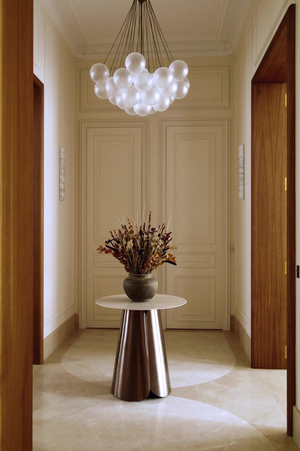 Paris 8th, Île-de-France, 75008, FR, 3 Bedrooms Bedrooms, ,3 BathroomsBathrooms,Residential,For Sale,1491414