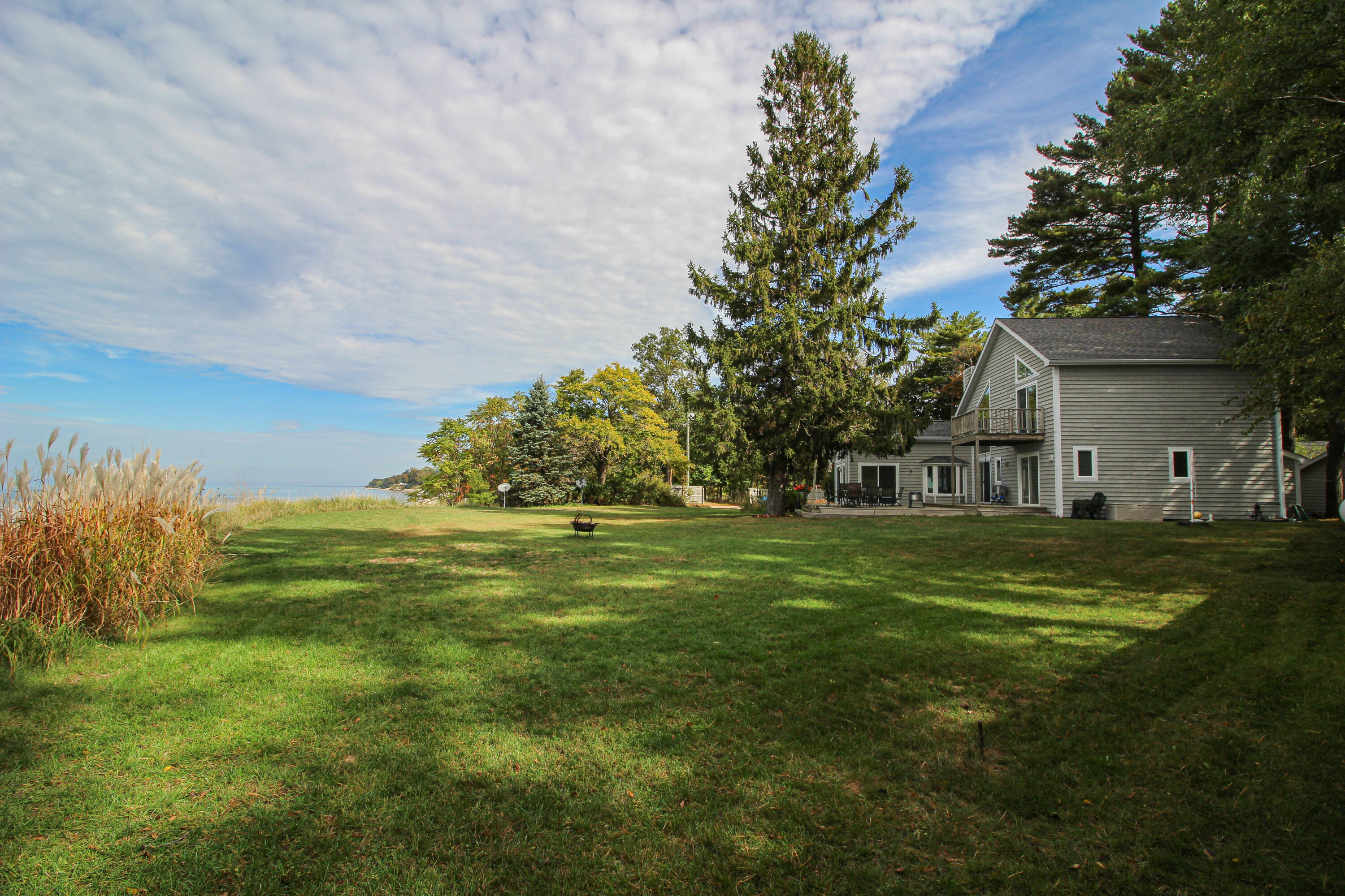 South Haven, Michigan, 49090, United States, 3 Bedrooms Bedrooms, ,4 BathroomsBathrooms,Residential,For Sale,1982825
