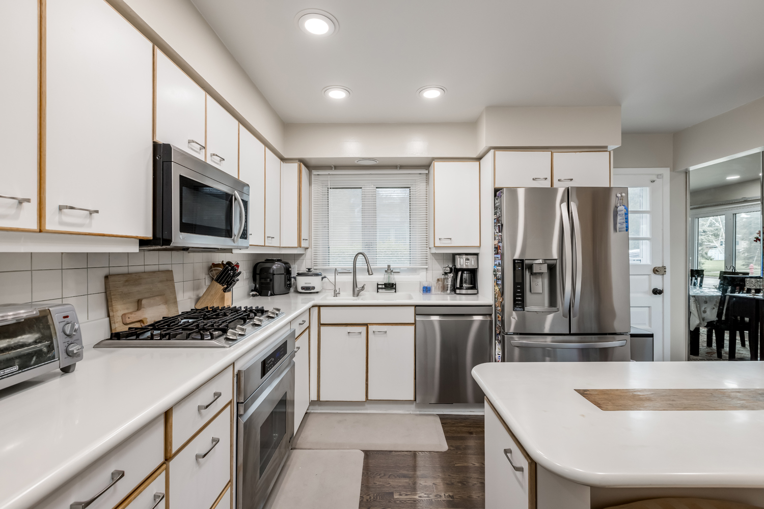 Morton Grove, Illinois, 60053, United States, 5 Bedrooms Bedrooms, ,3 BathroomsBathrooms,Residential,For Sale,1928760