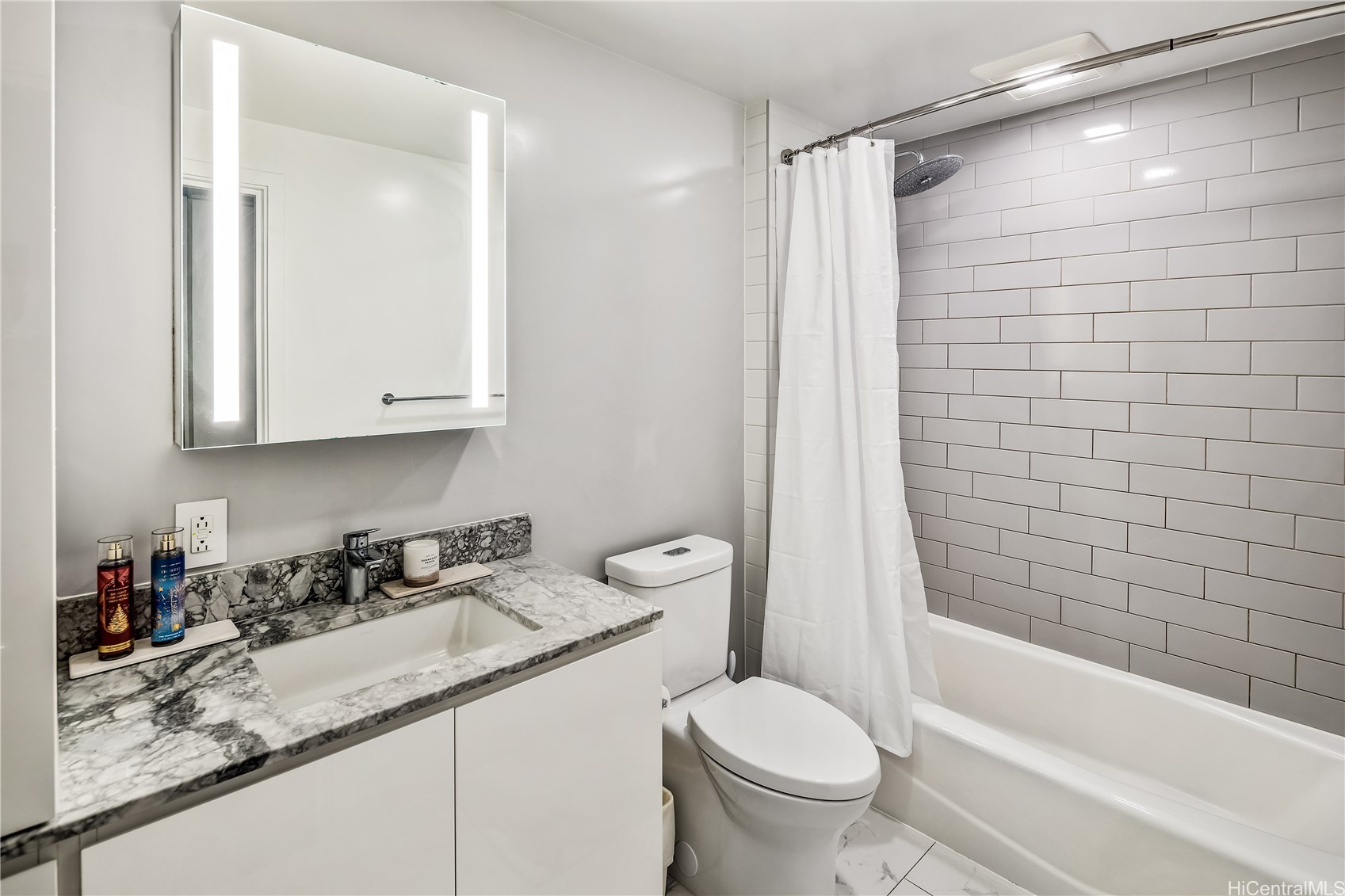 Honolulu, Hawaii, 96814, United States, ,1 BathroomBathrooms,Residential,For Sale,2003131