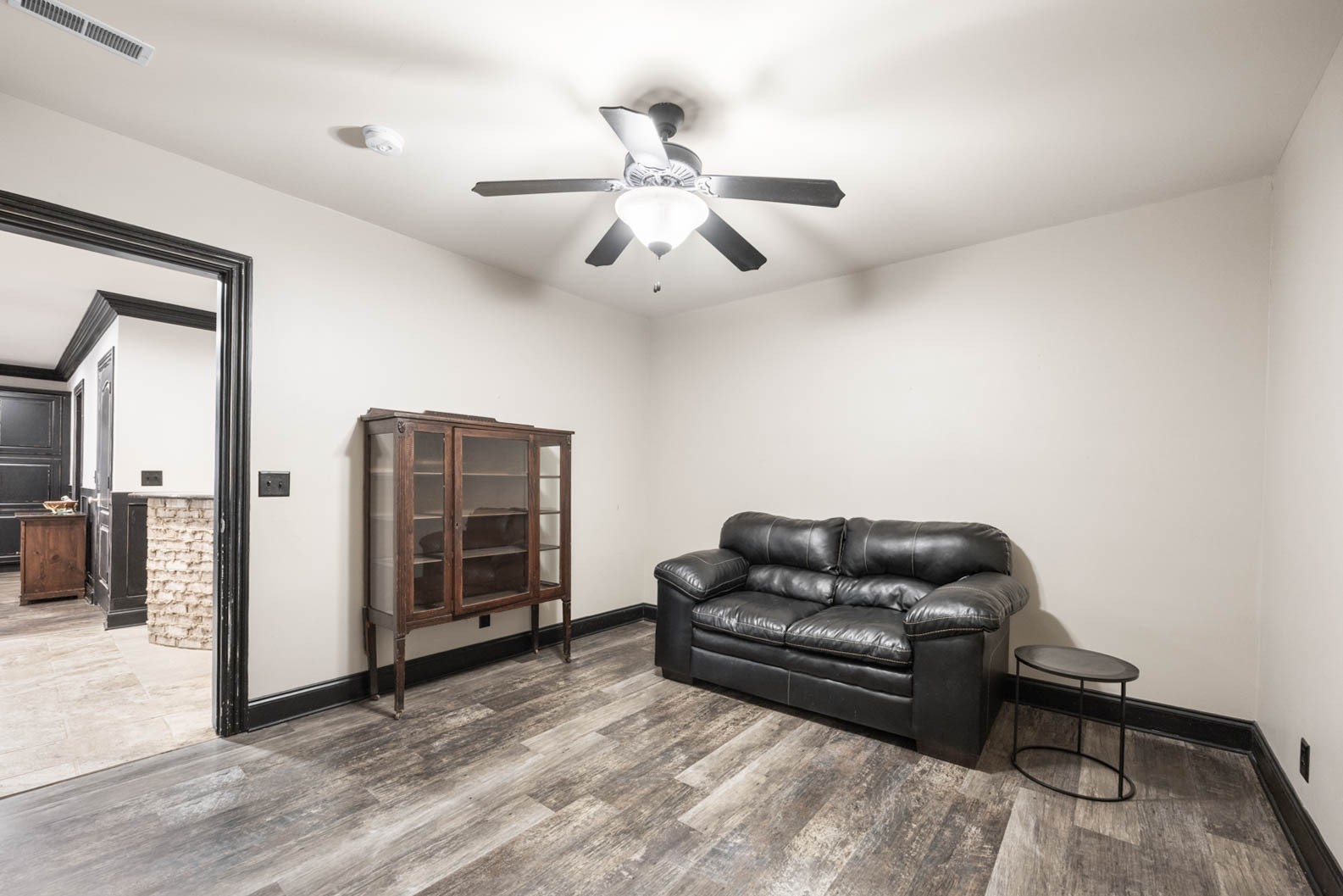 Clarksville, Tennessee, 37043, United States, 4 Bedrooms Bedrooms, ,5 BathroomsBathrooms,Residential,For Sale,1997798